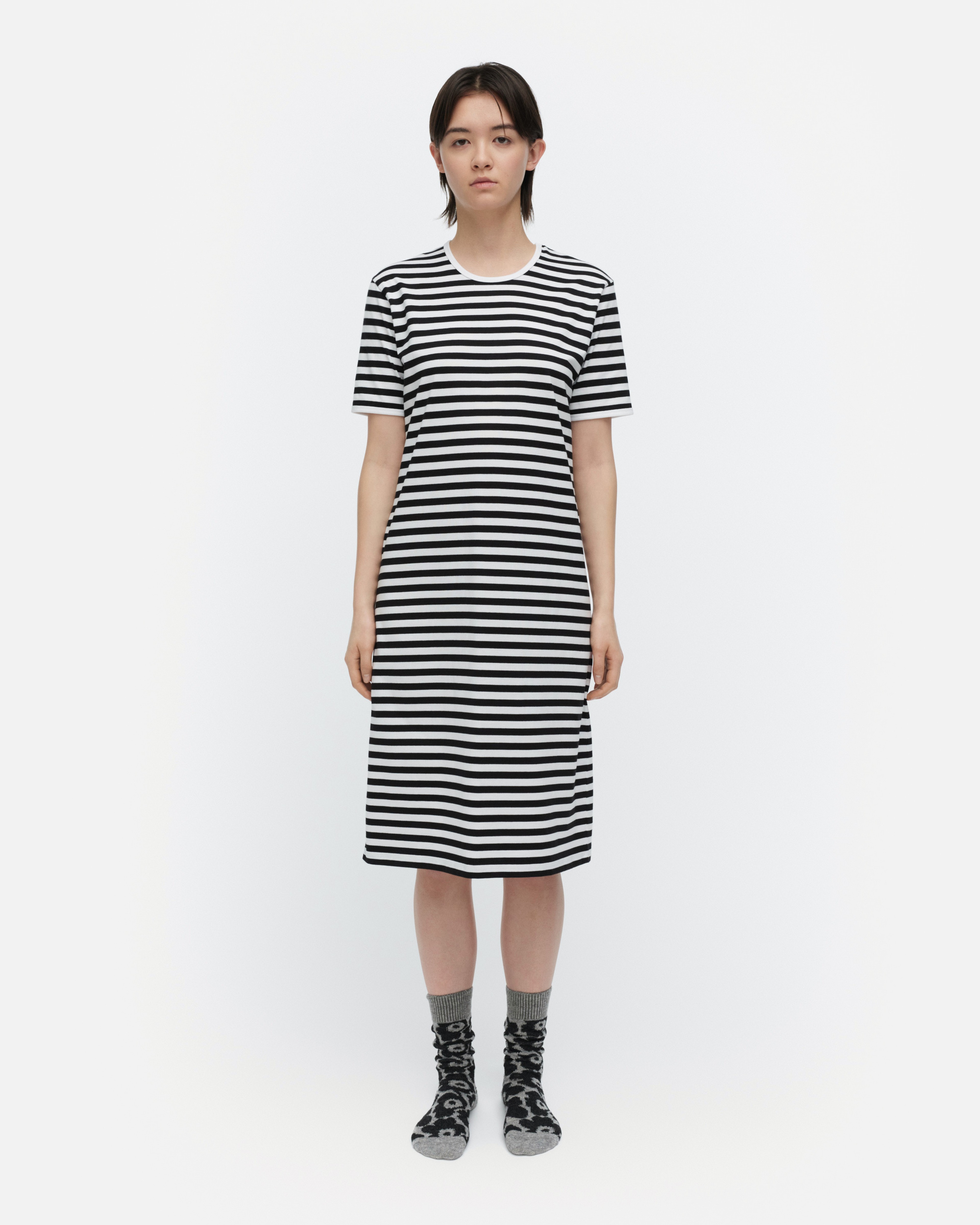 Hetta II Tasaraita, Nightgown, white, black,