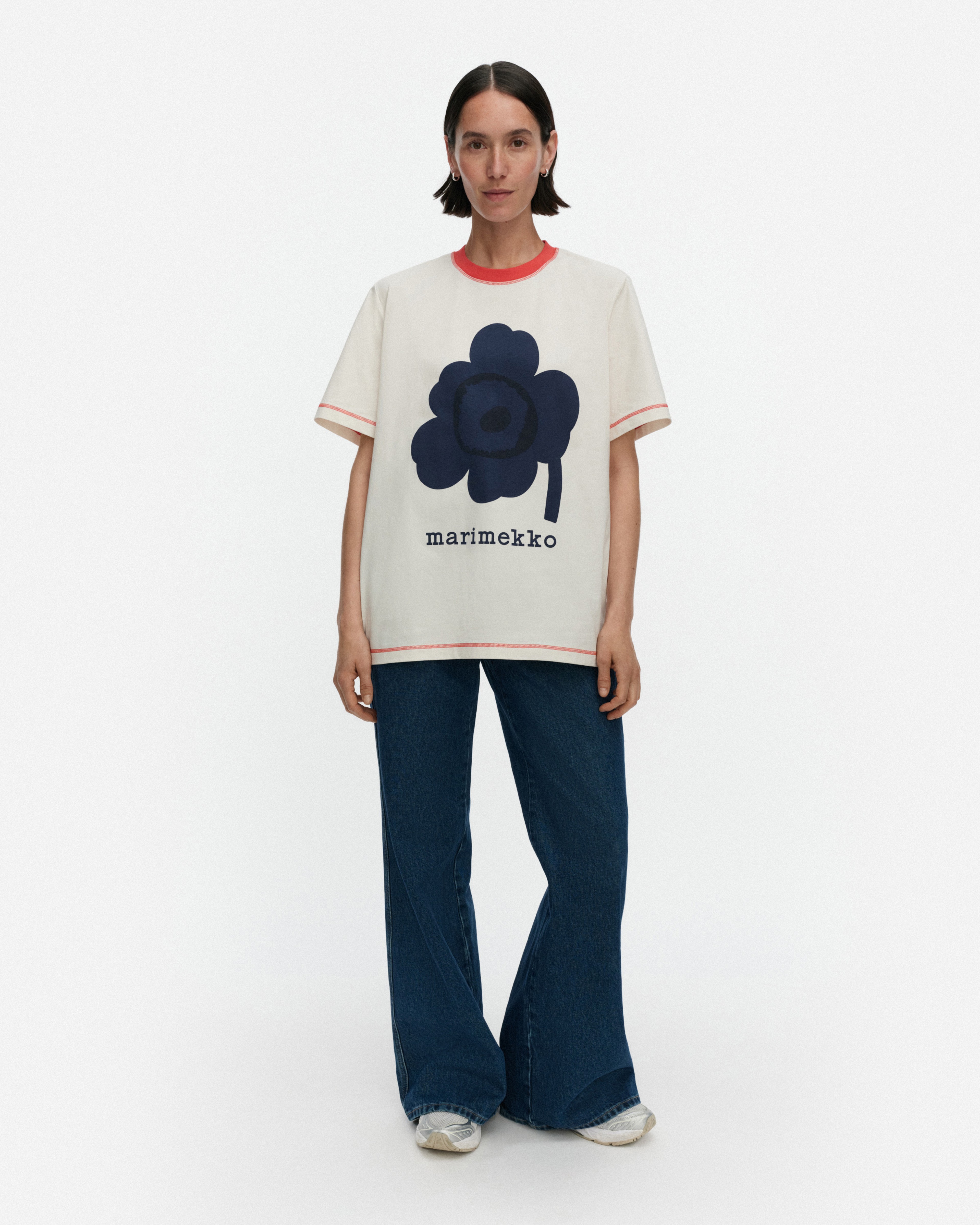 Tarttua Unikko Placement, Kioski t-shirt, off white, navy, red,