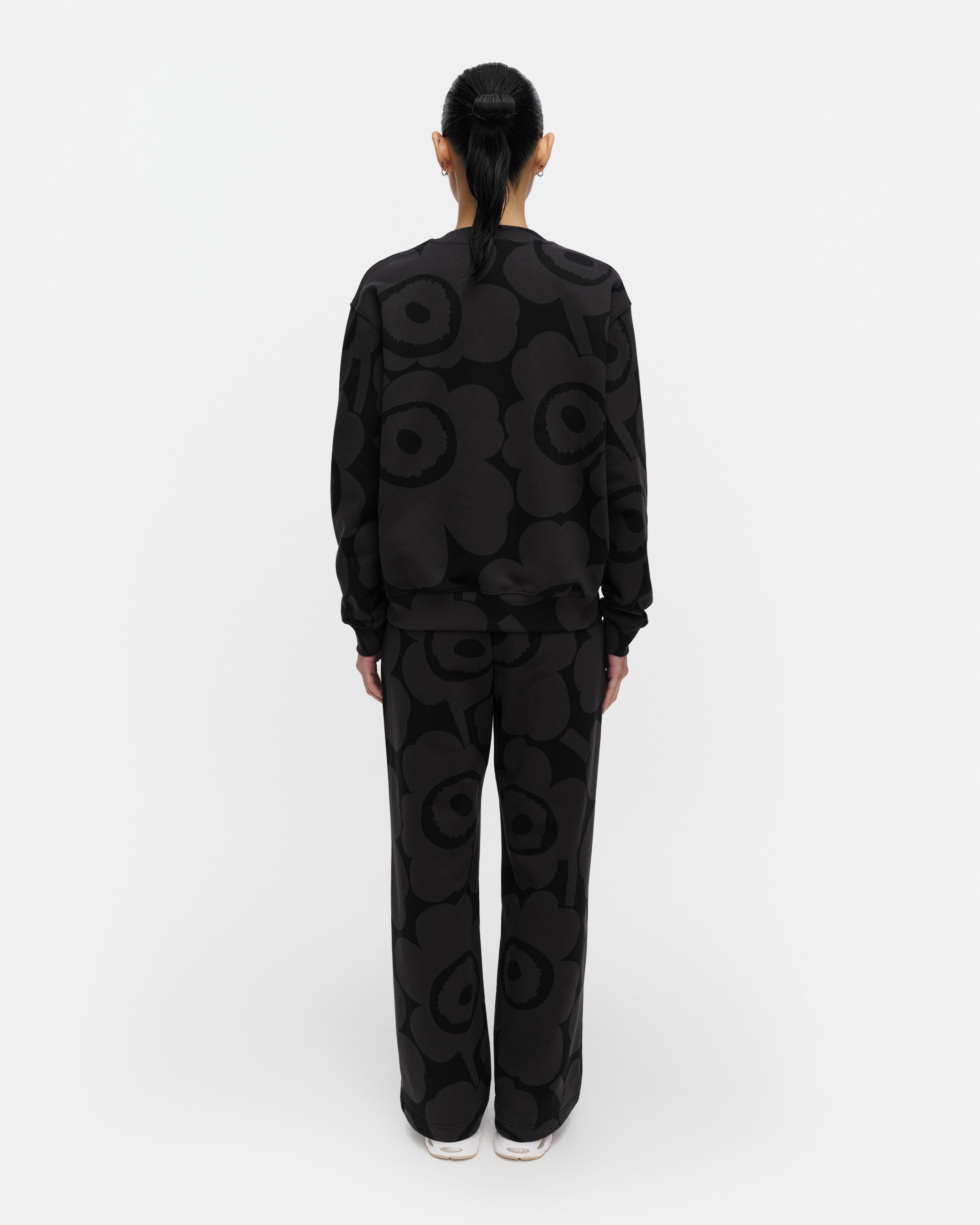 Varret Unikko Kioski sweatpants black, grey | Marimekko