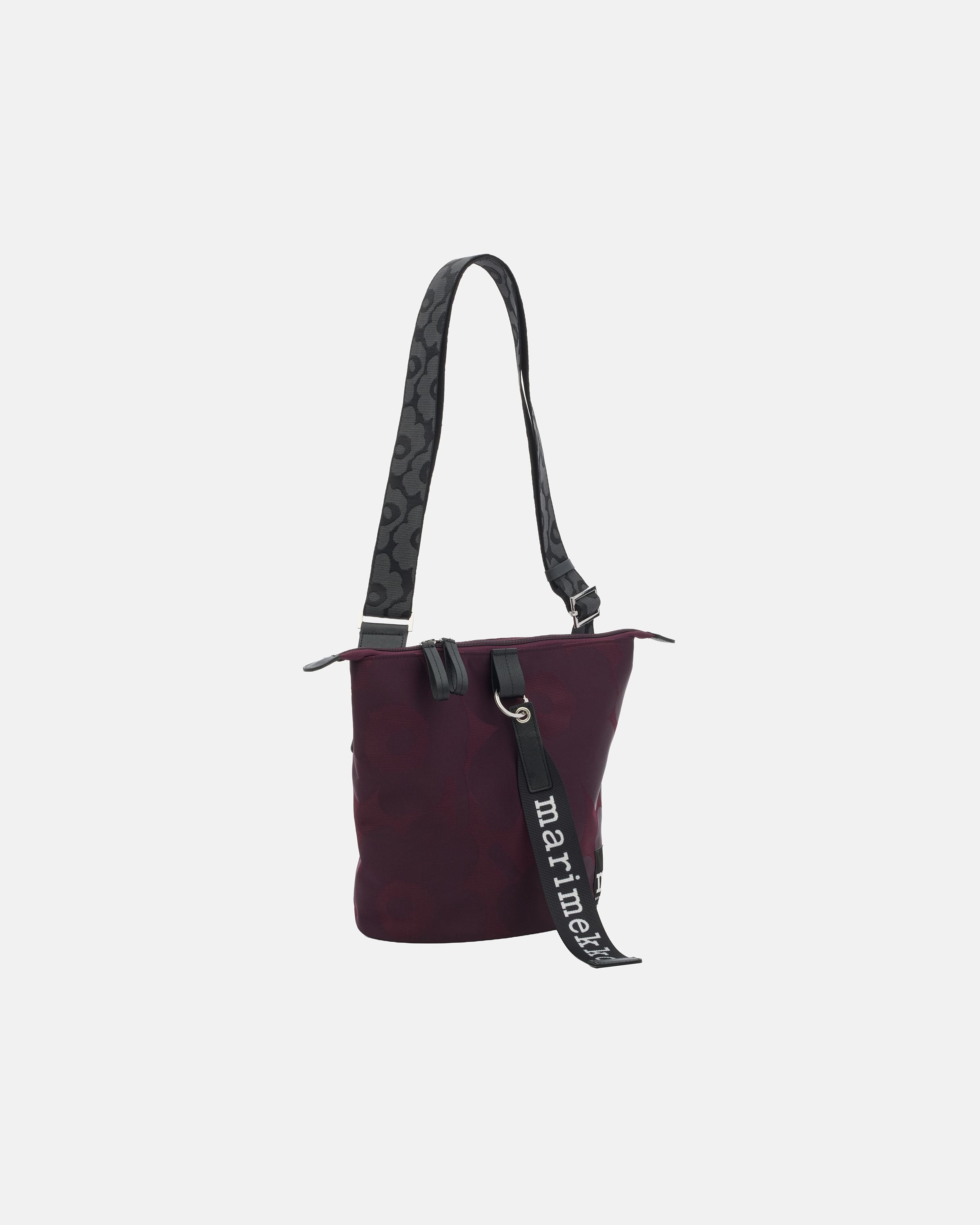 新品タグ付✨marimekko Carry All Unikkoショルダーバッグ Carry All Unikko Bag wine red, dark wine | Marimekko