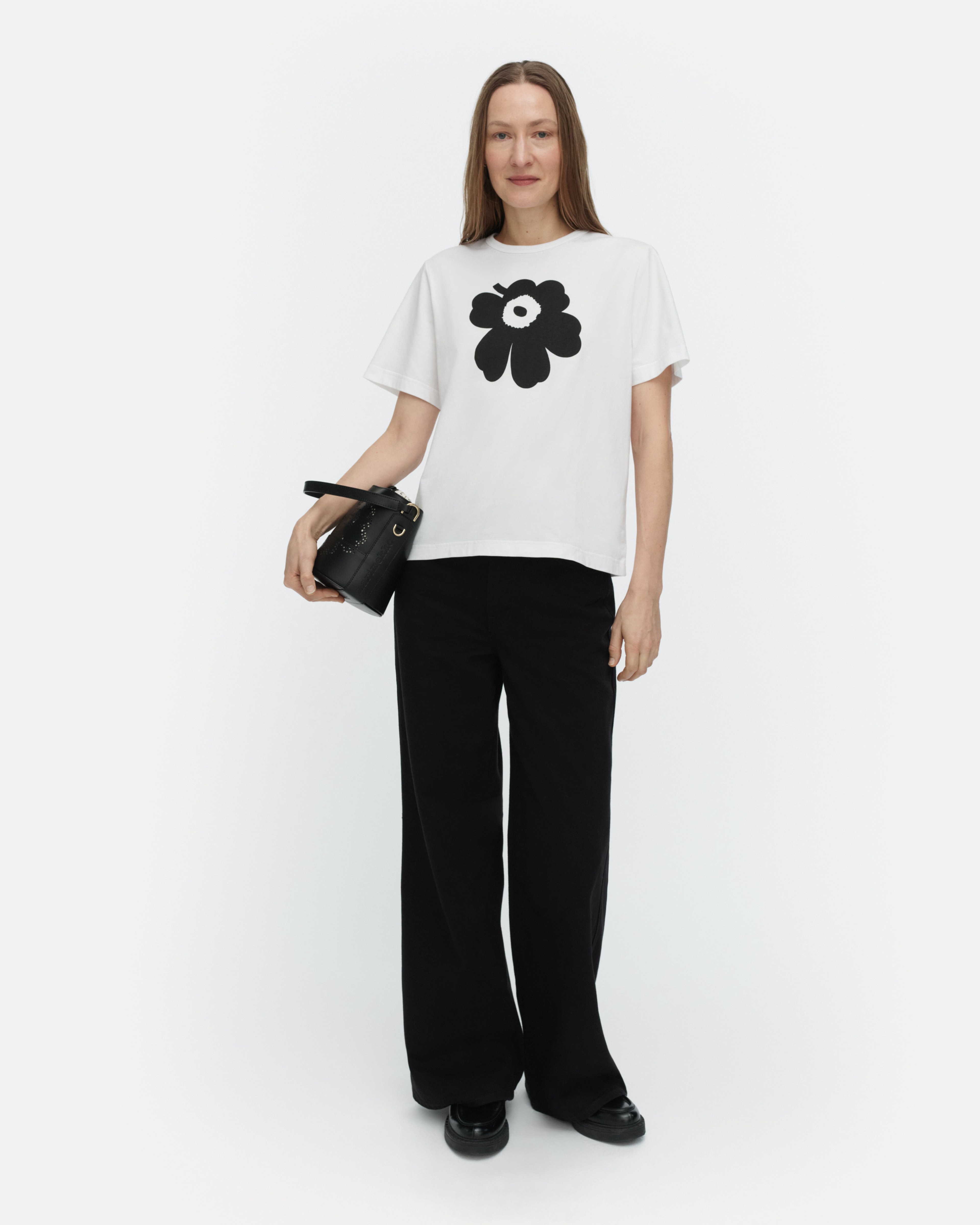 Erna Unikko Placement, Kioski t-shirt, white,black,