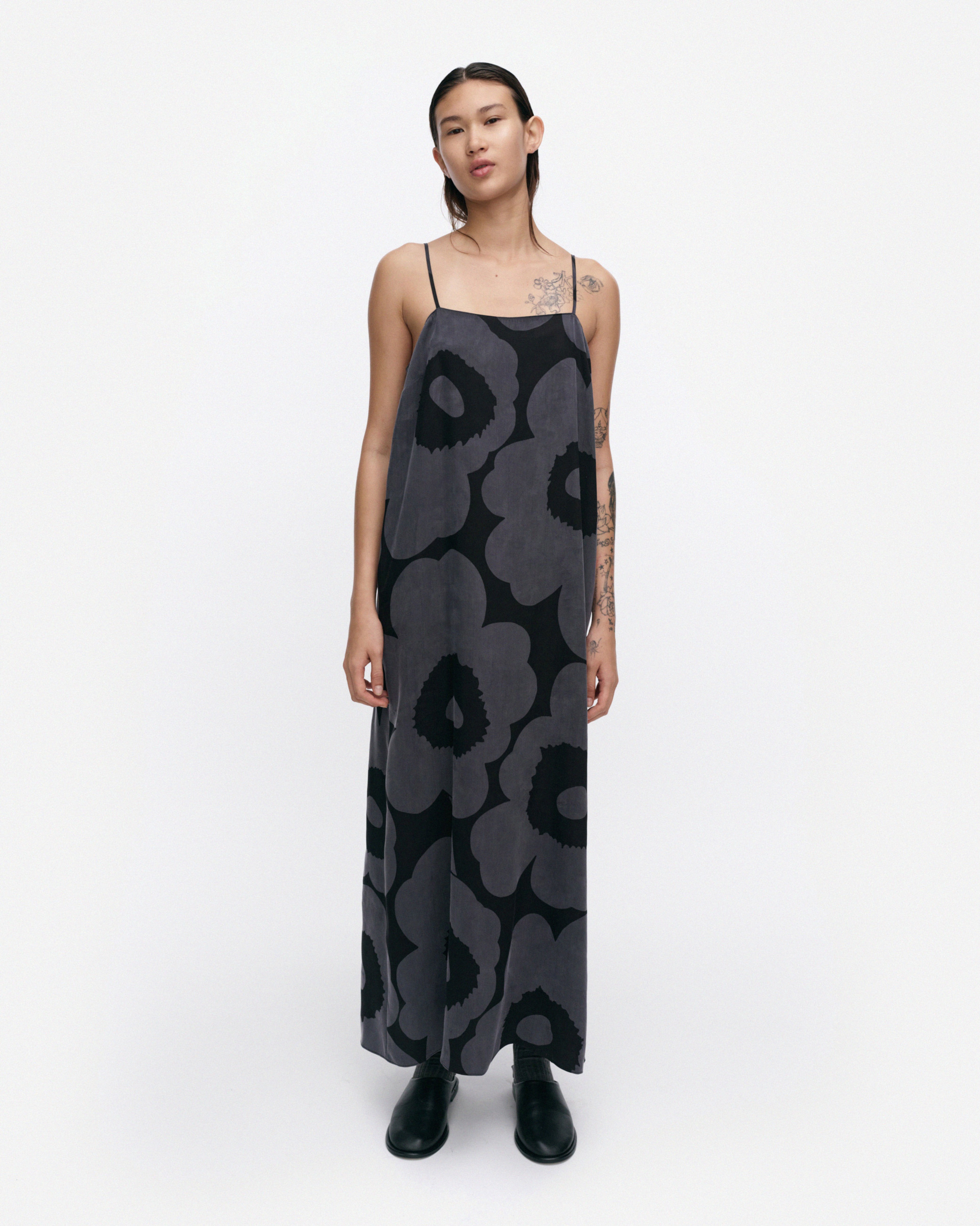 Pyörähdys Unikko, Dress, bluish grey, black,