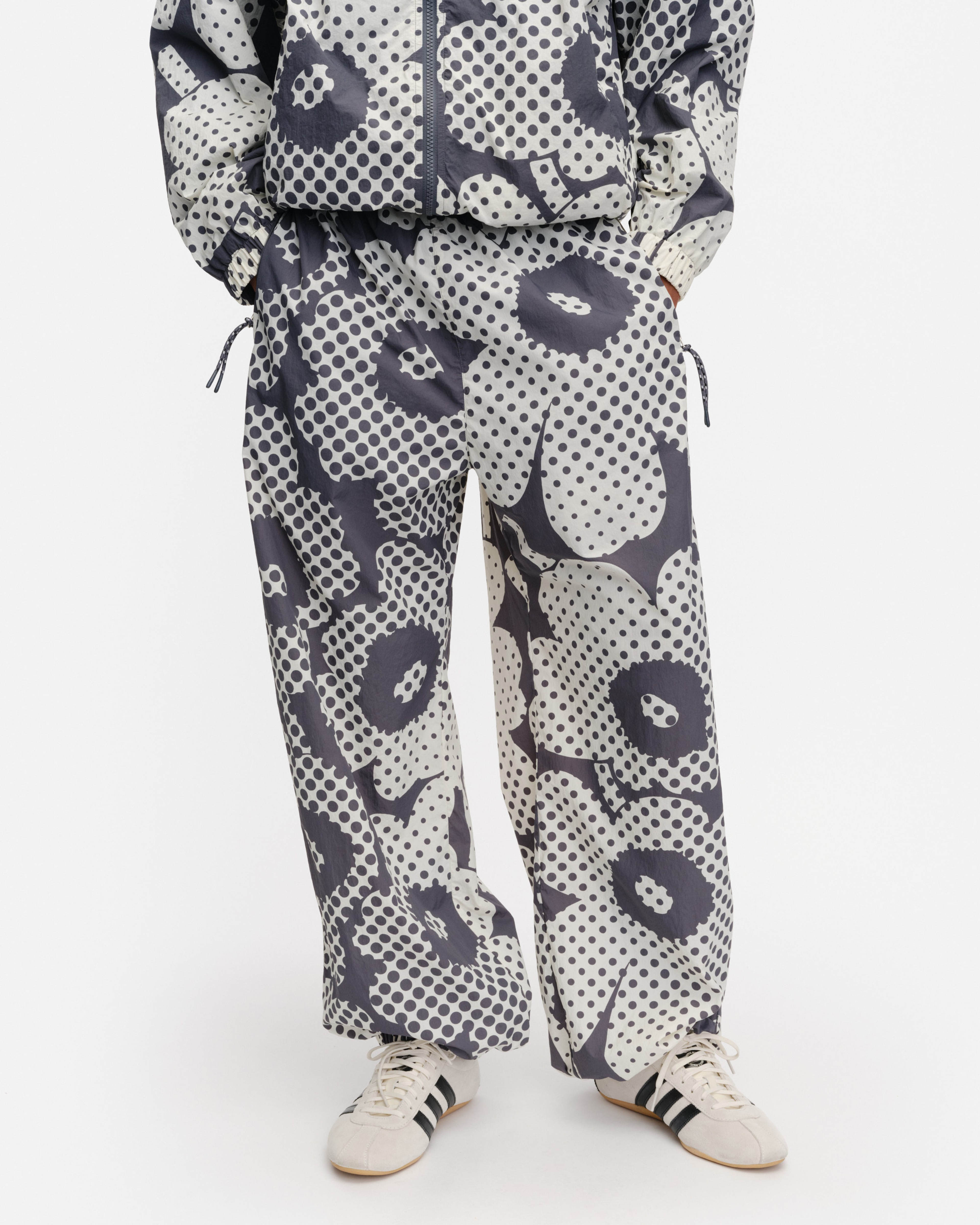 Olos Unikko, Kioski activewear trousers, dark grey, off white,