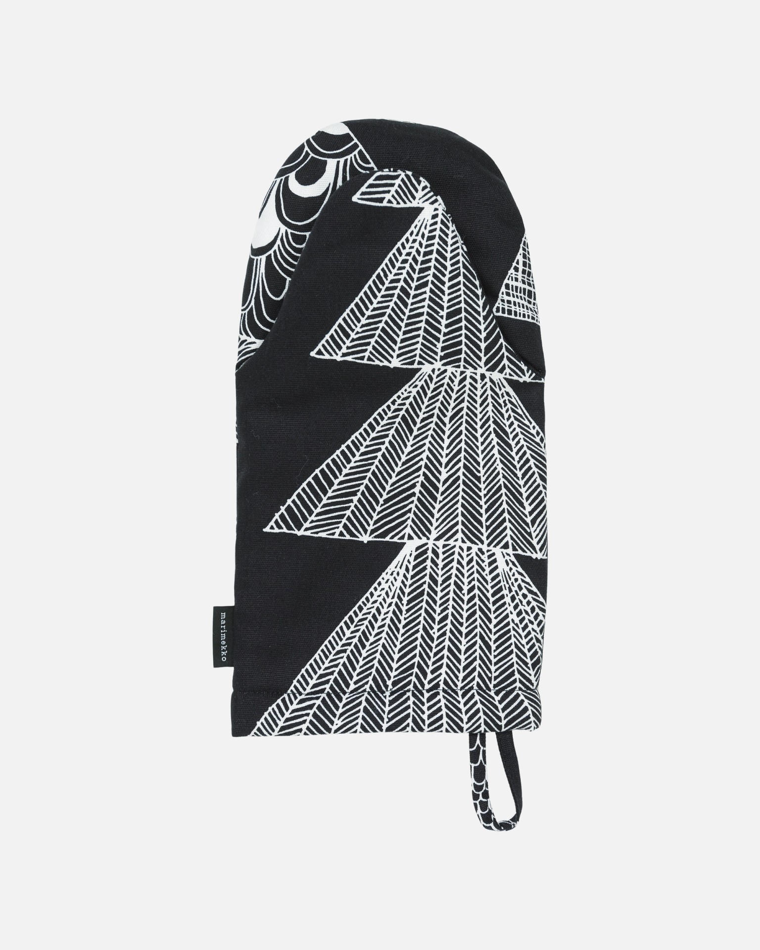 Kuusikossa, Oven mitten, black, white,