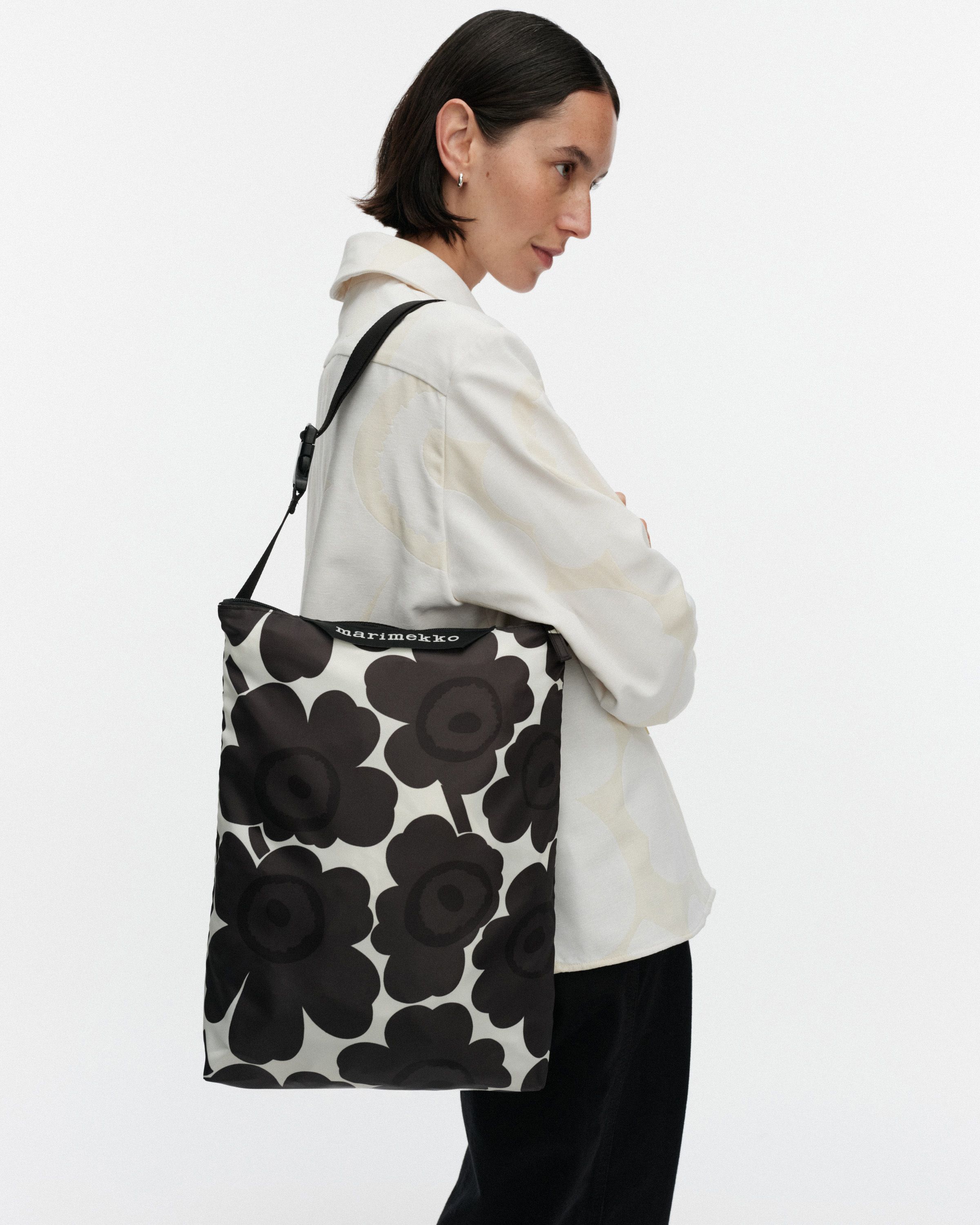 Neat Crossbody Unikko M Shoulder bag | Marimekko