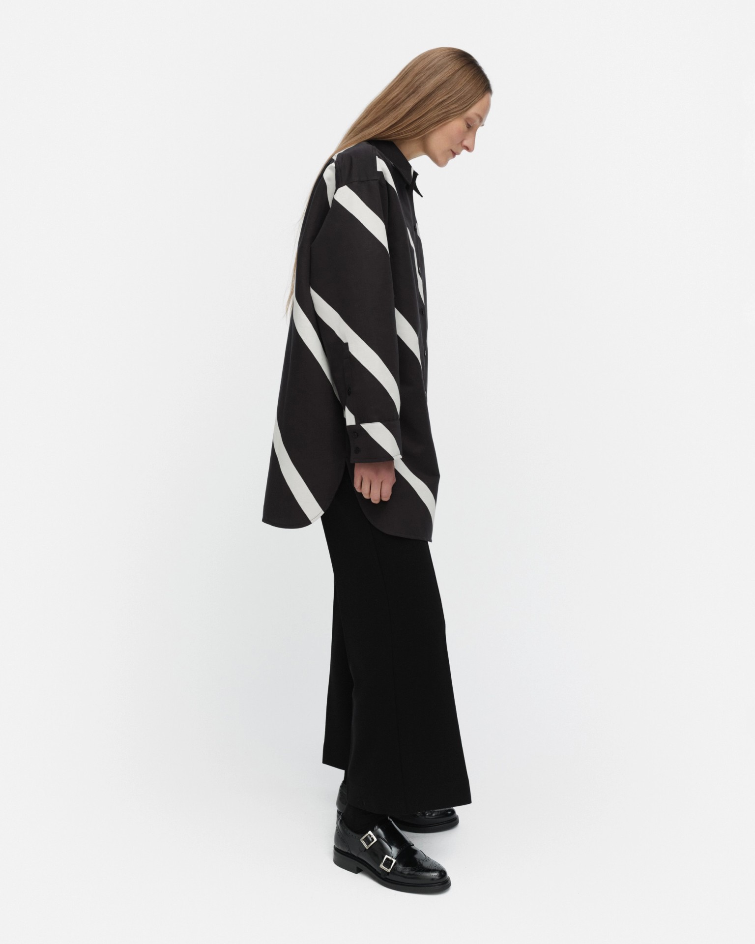 Heitto Basso, Cotton linen shirt, black, off white,