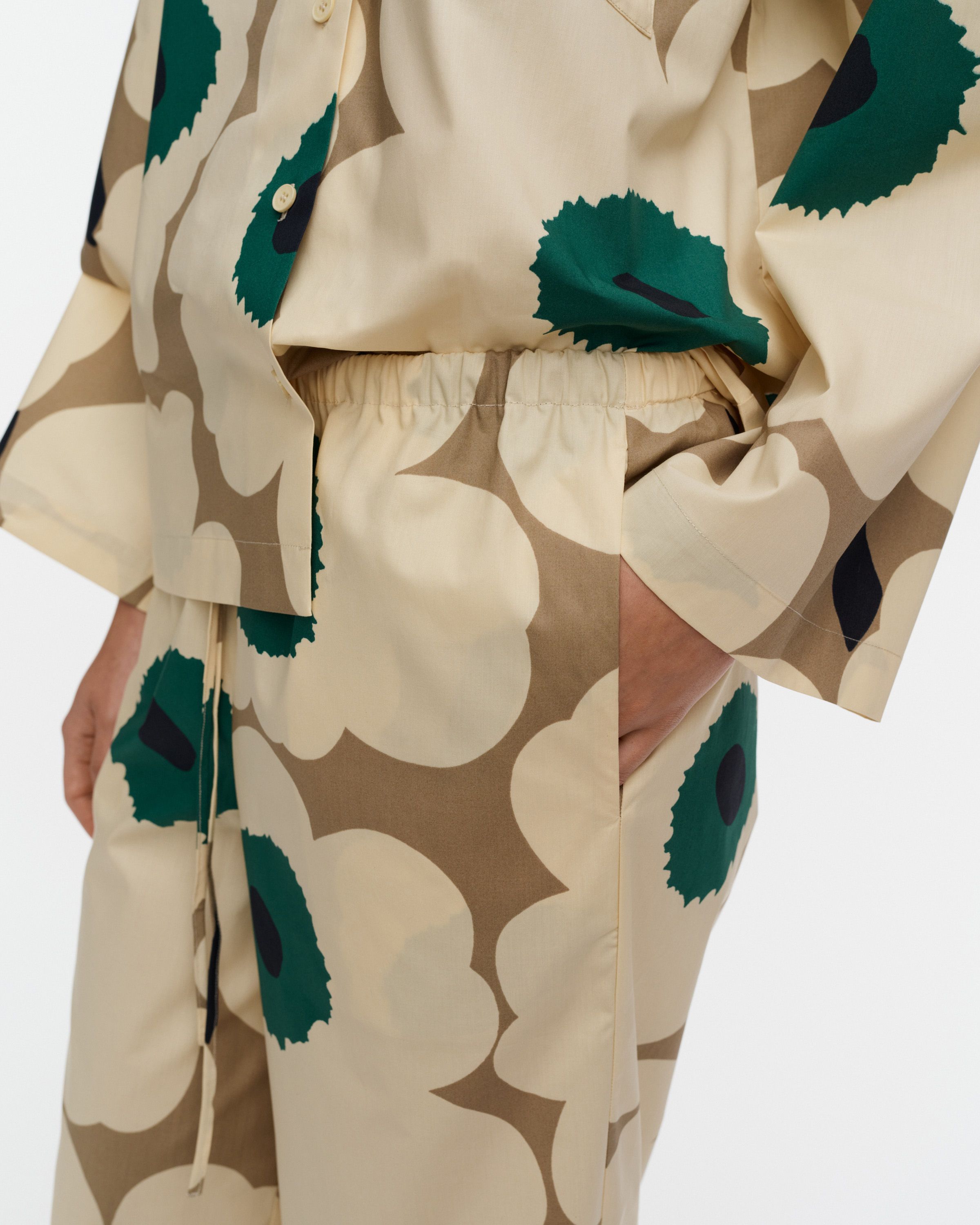 美品 marimekkoコラボサイクルジャージ　ビブショーツセット Arvoituksia Unikko Pyjama trousers | Marimekko