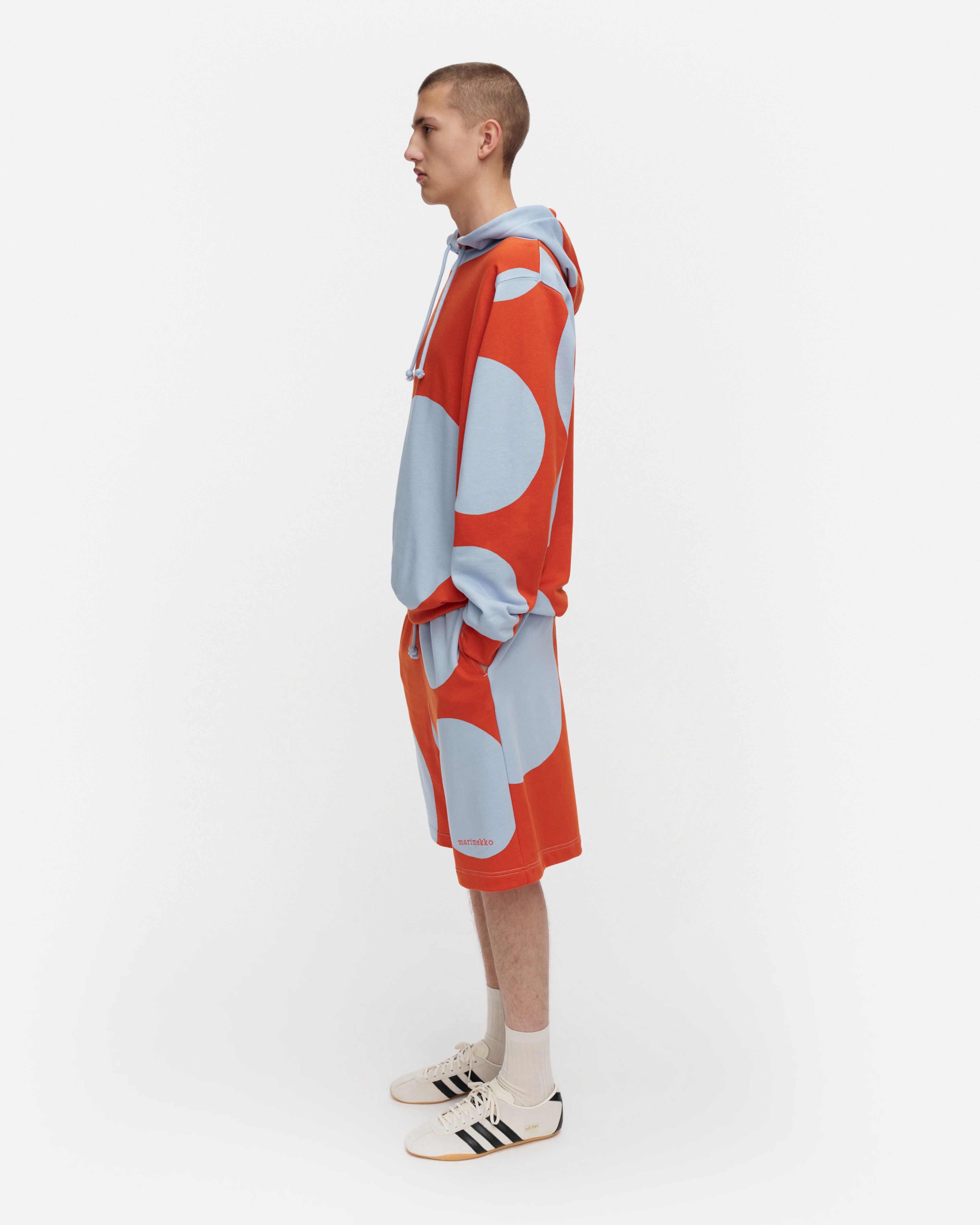 Ivvar Klaava, Kioski hoodie, red, light blue,