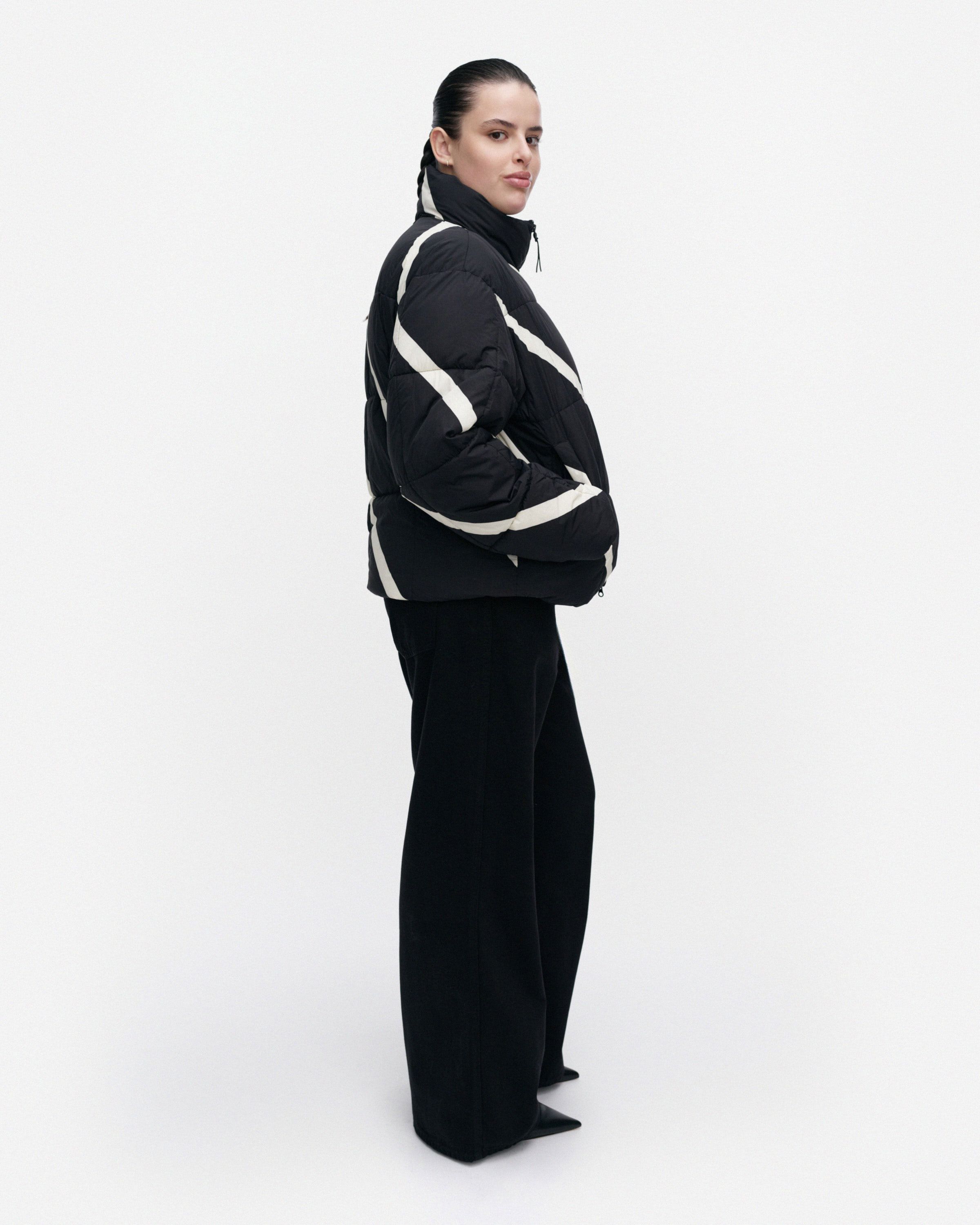 Taivos Basso Coat black, off white | Marimekko