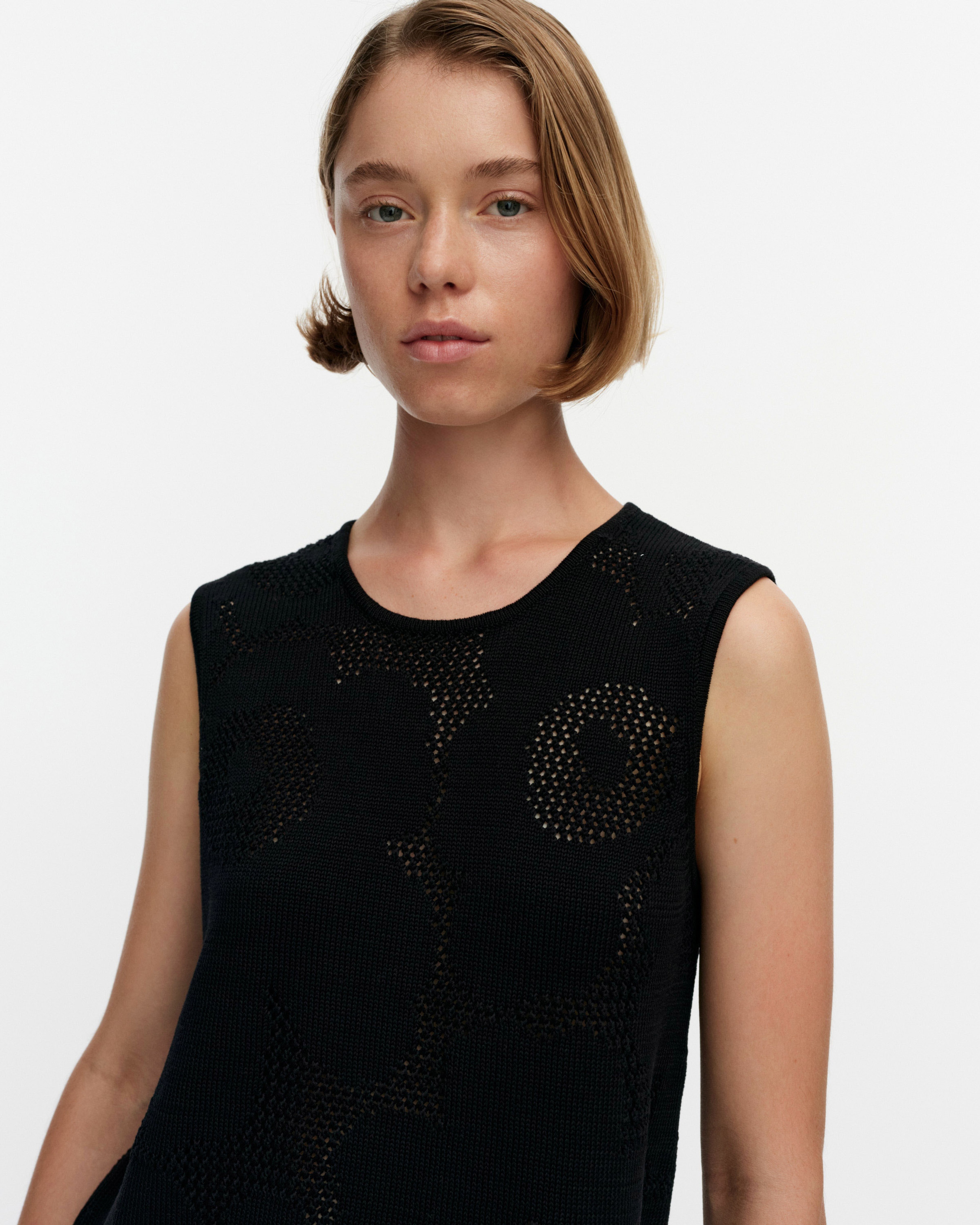 Yövilkka Unikko, Knitted dress, black,