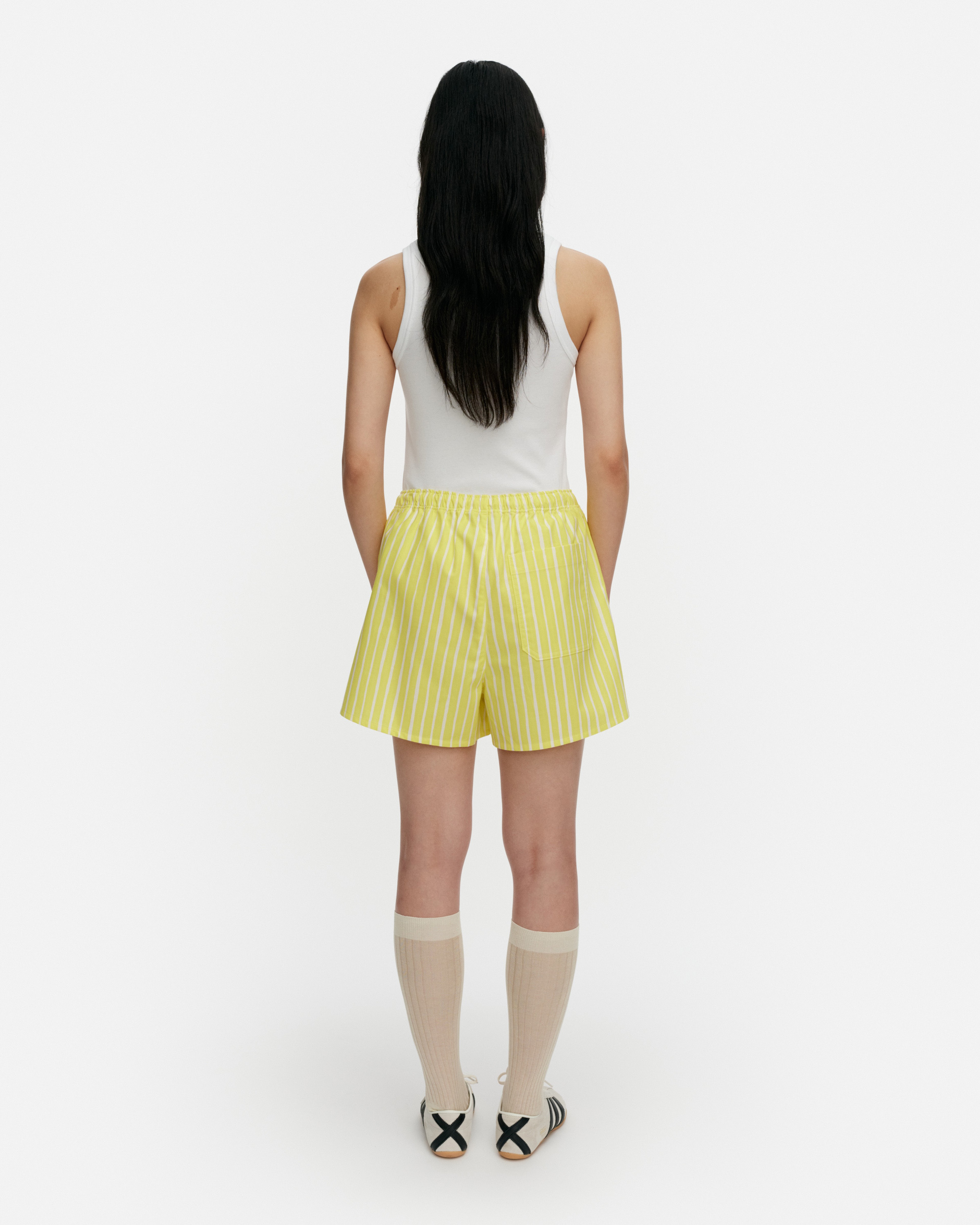 Diagonaali Piccolo, Kioski shorts, yellow, white,