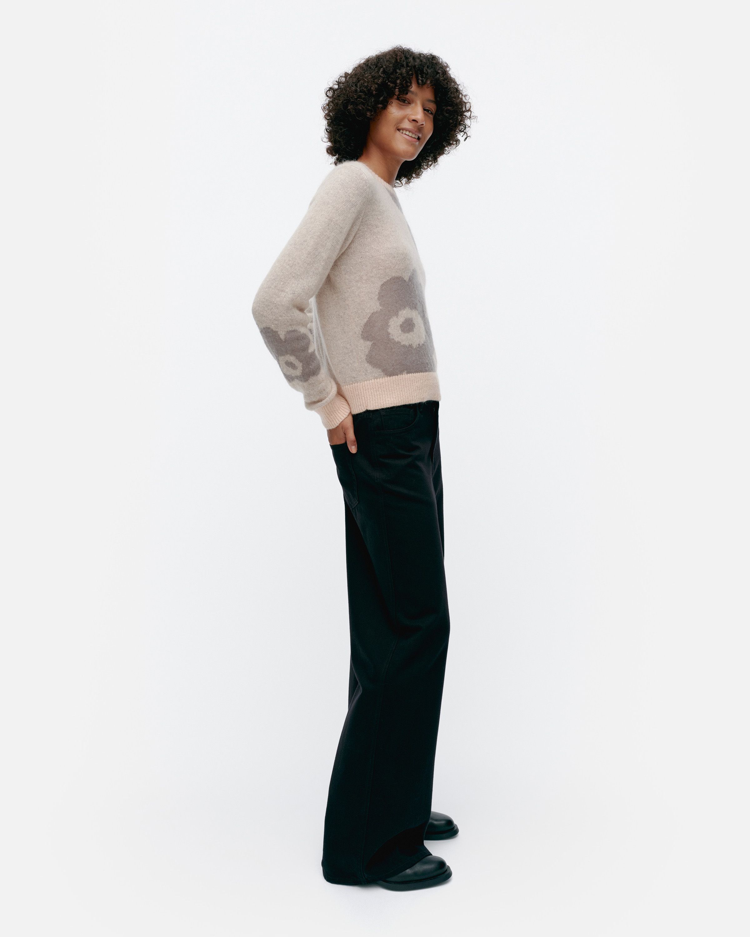 Tunnelma Unikko Wool sweater