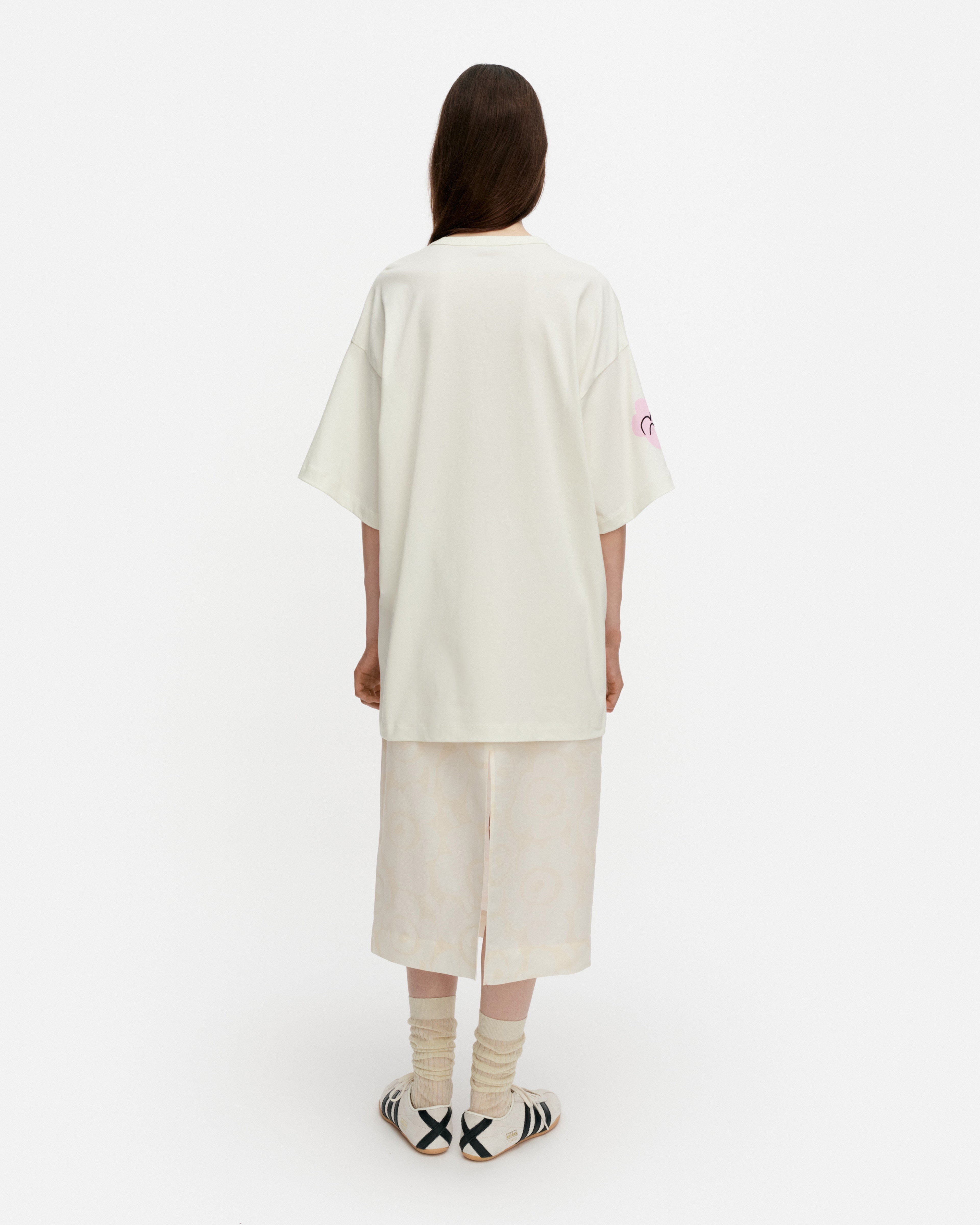 Puhua Kukasta Kukkaan Placement T-shirt