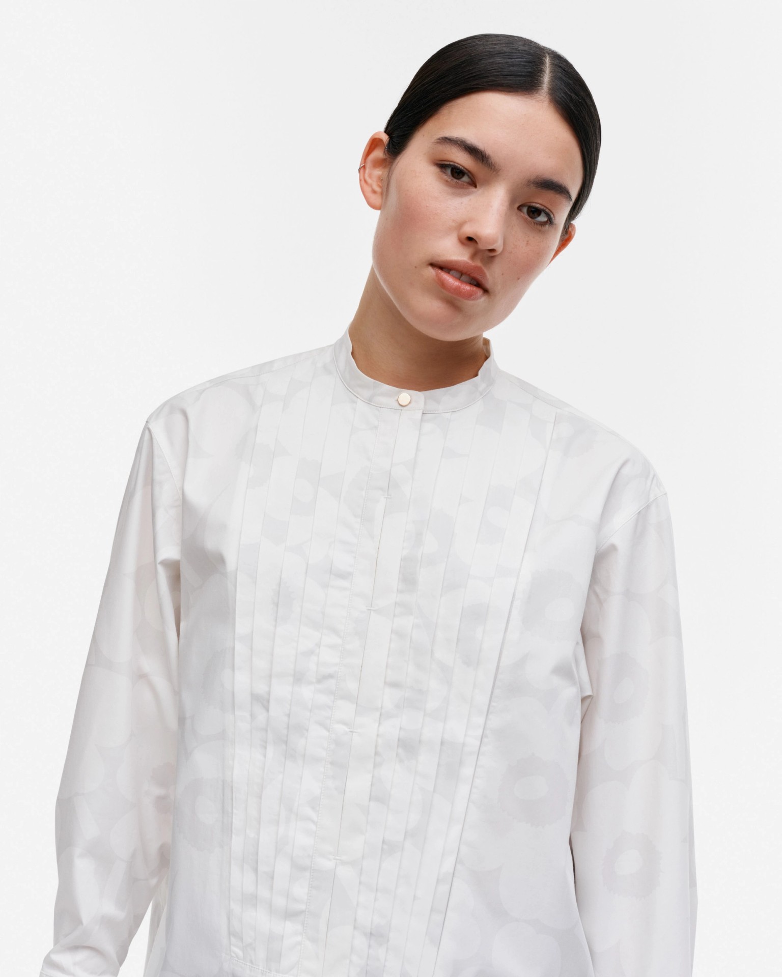 Heti Unikko, Cotton poplin shirt, off-white, light grey,