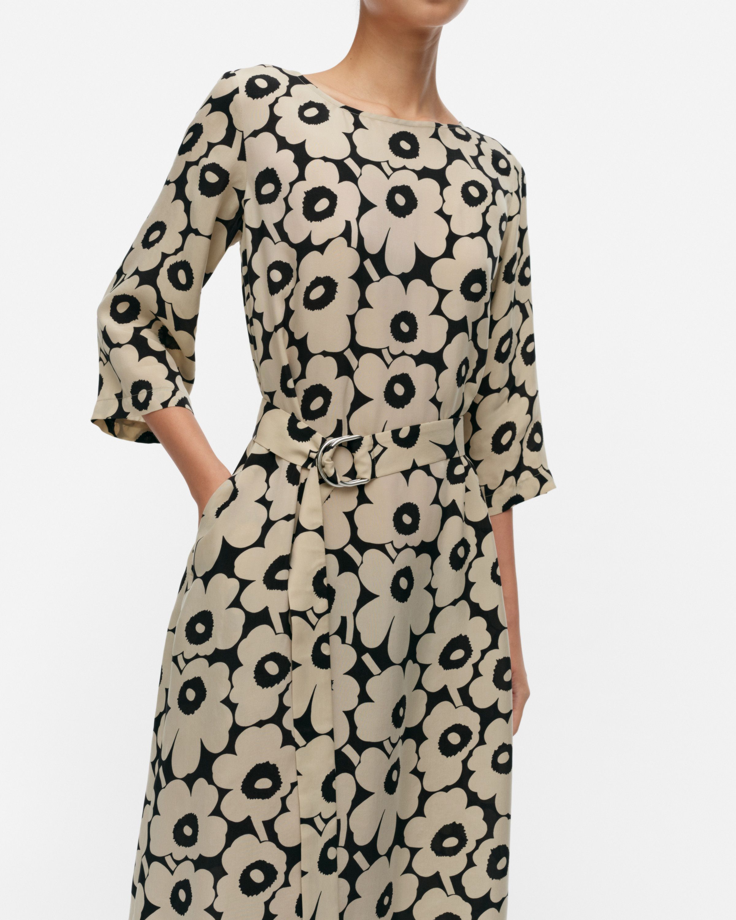 【marimekko】Tiheys Mini Unikko ワンピース marimekko】Tiheys Mini Unikko ワンピース