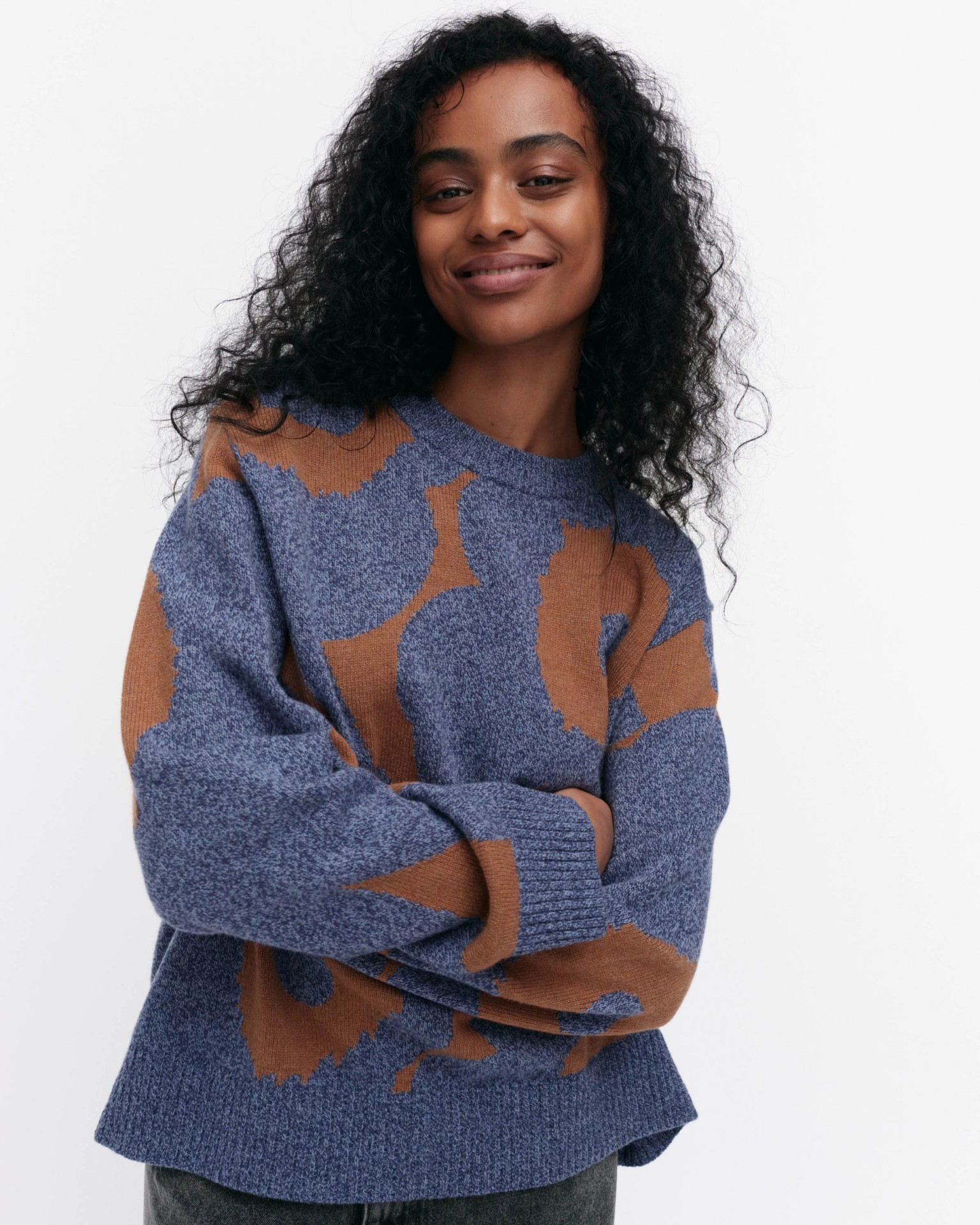 Aatto Unikko, Knitted pullover, blue, brown,