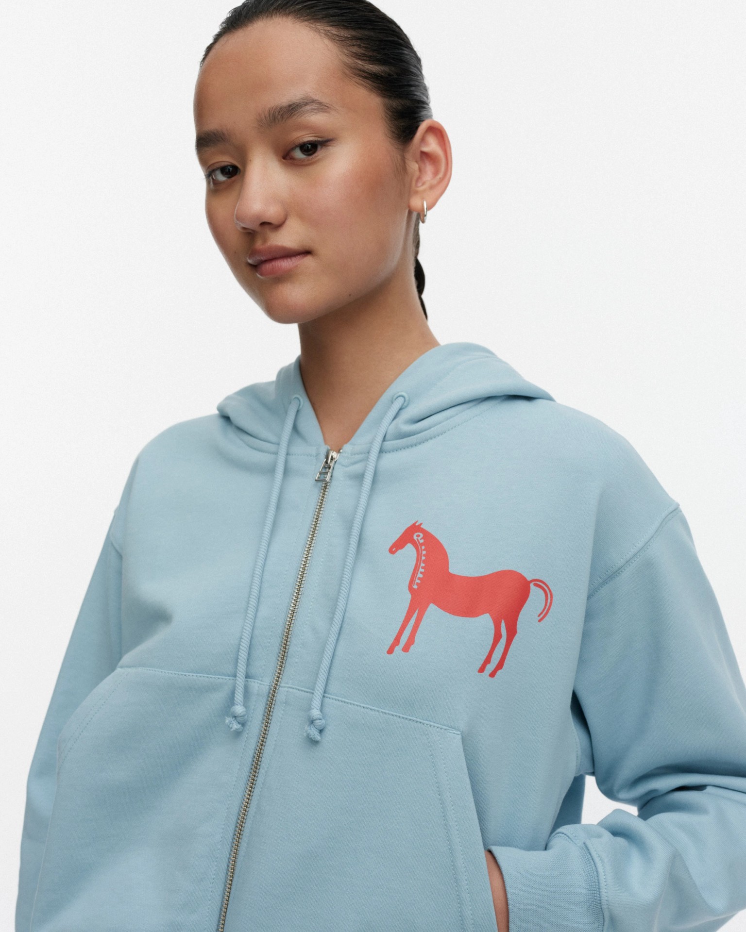Joggi Musta Tamma Placement, Kioski hoodie, light blue, red,
