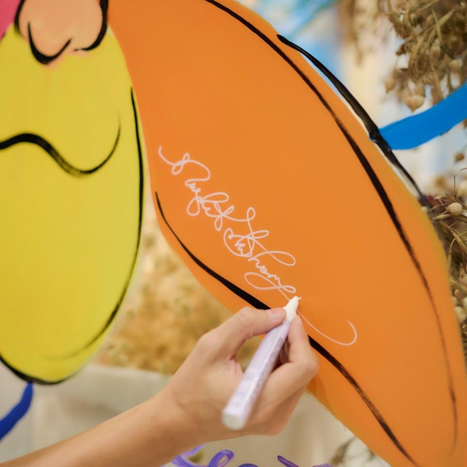 Naraphat Sakarthornsap nimikirjoitus.