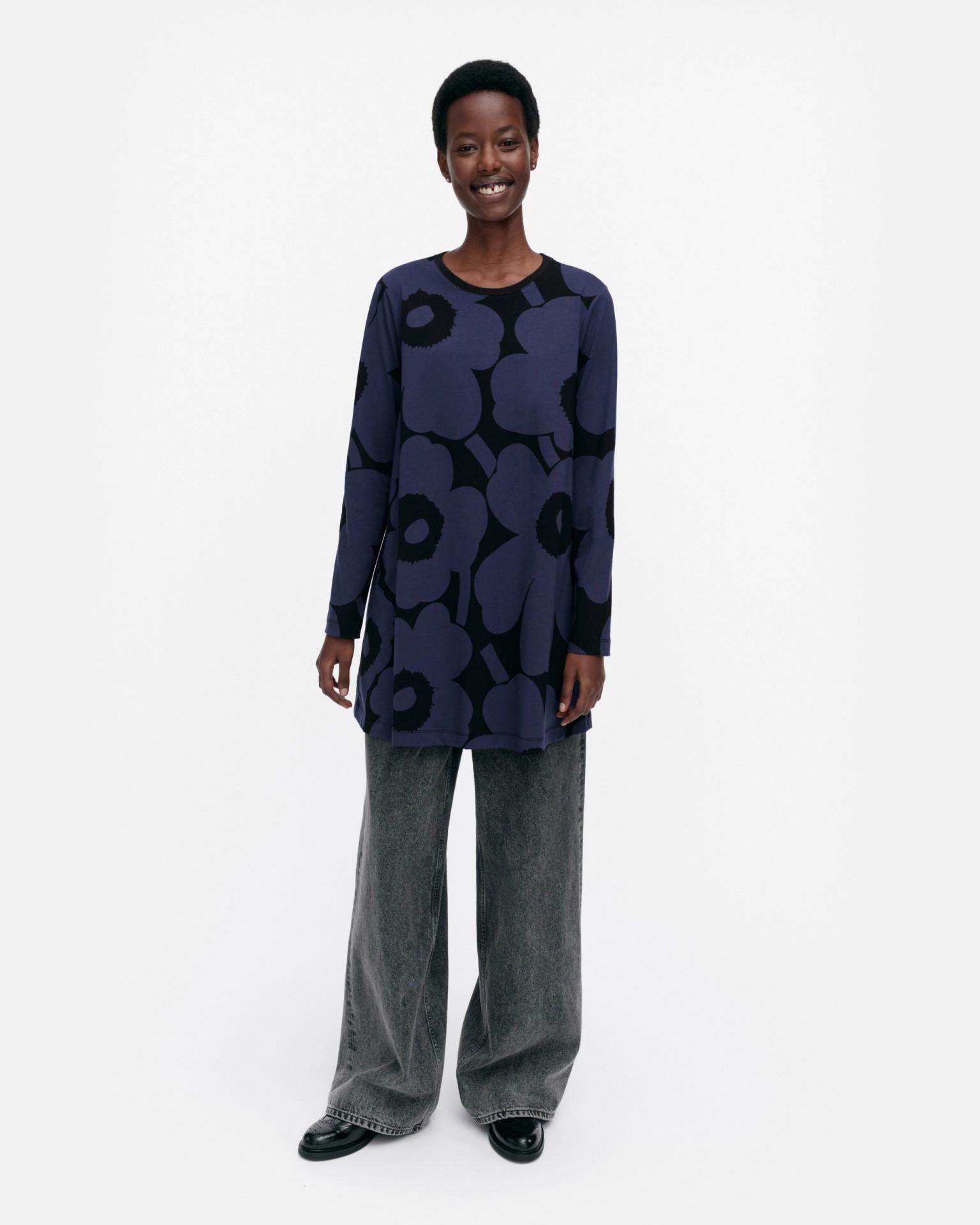 Kevät Unikko, Tunique, bleu marine foncé, noir,