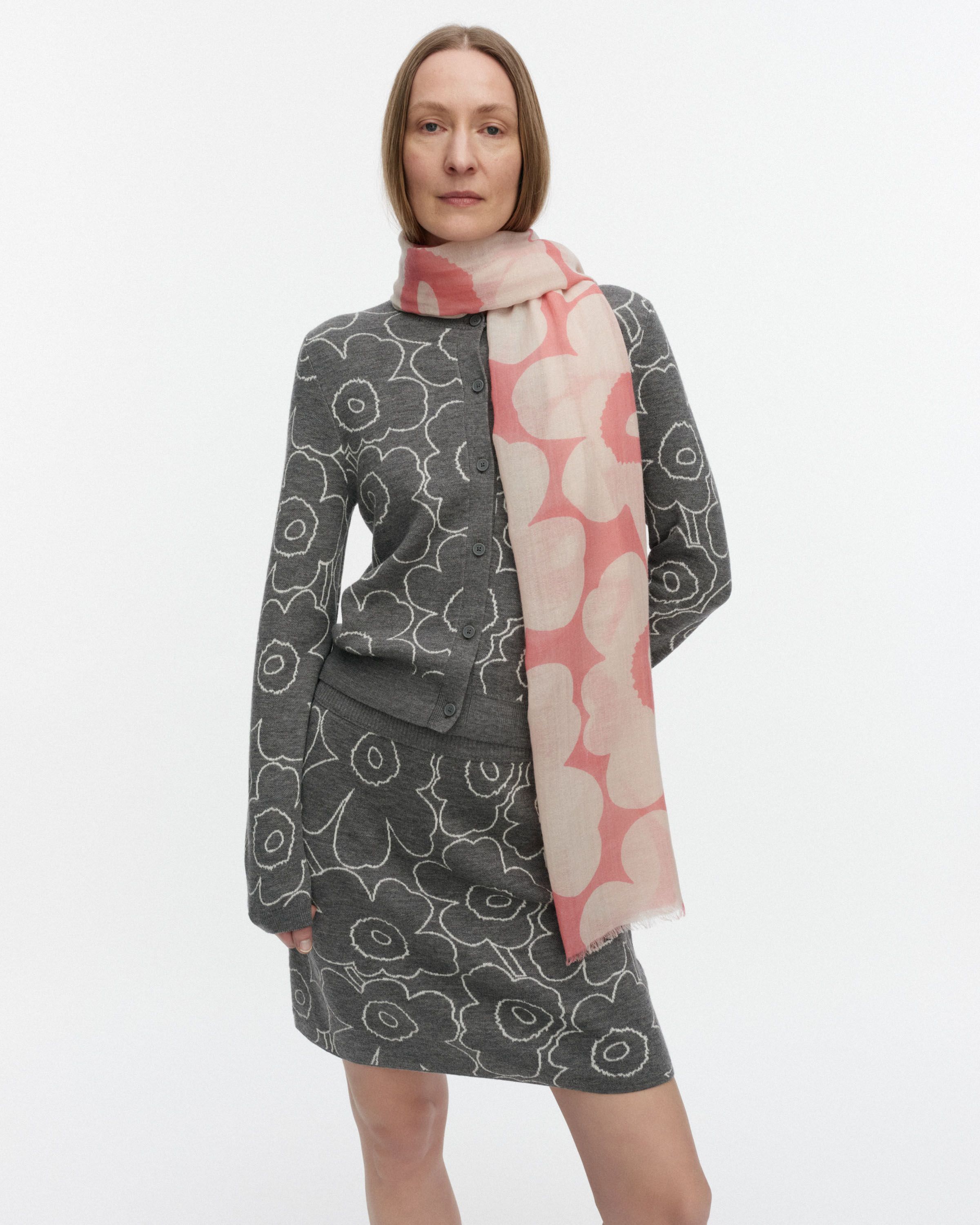 Fiore Unikko Scarf black, grey | Marimekko