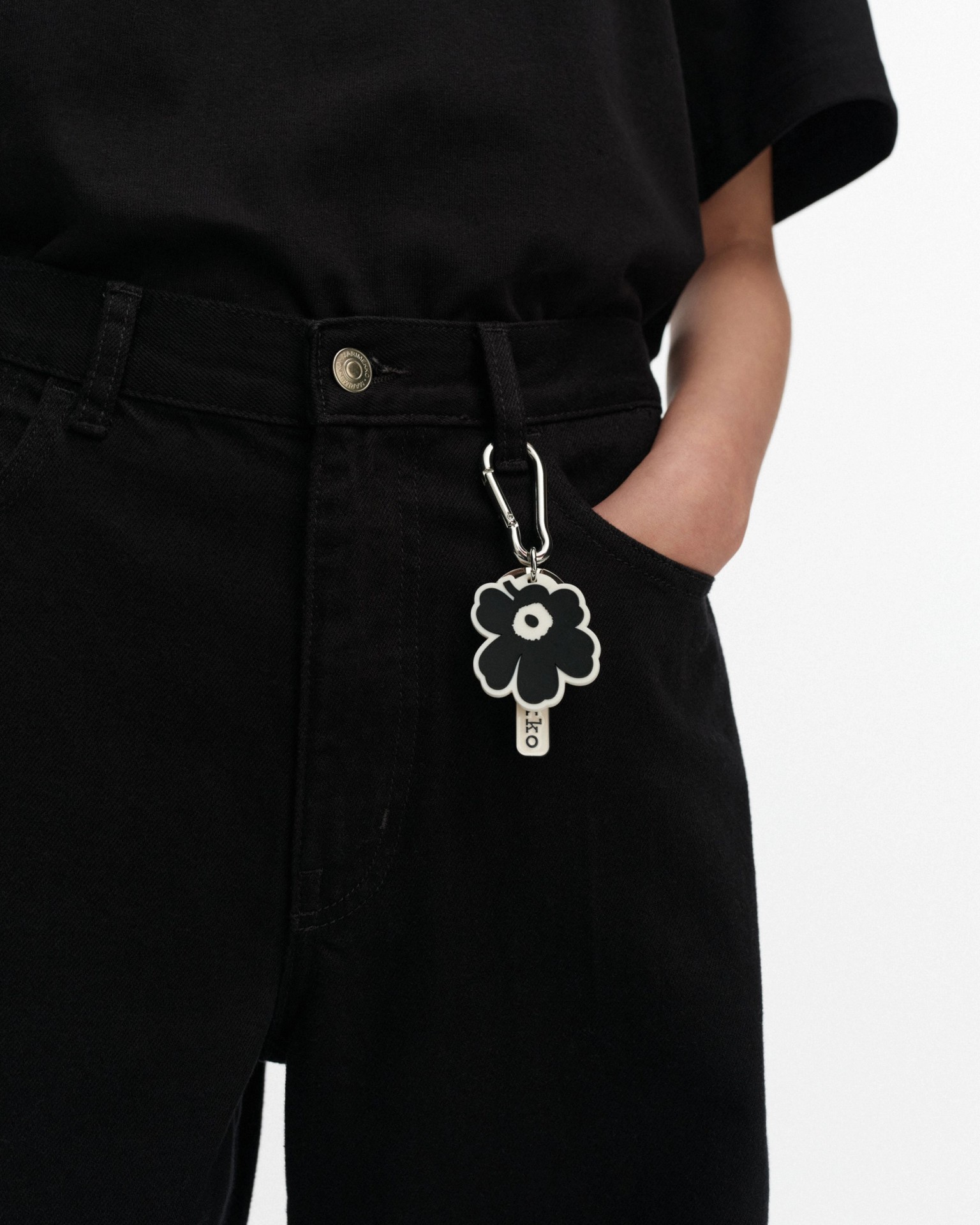 Aallokas Unikko, Kioski key chain, black, off-white,