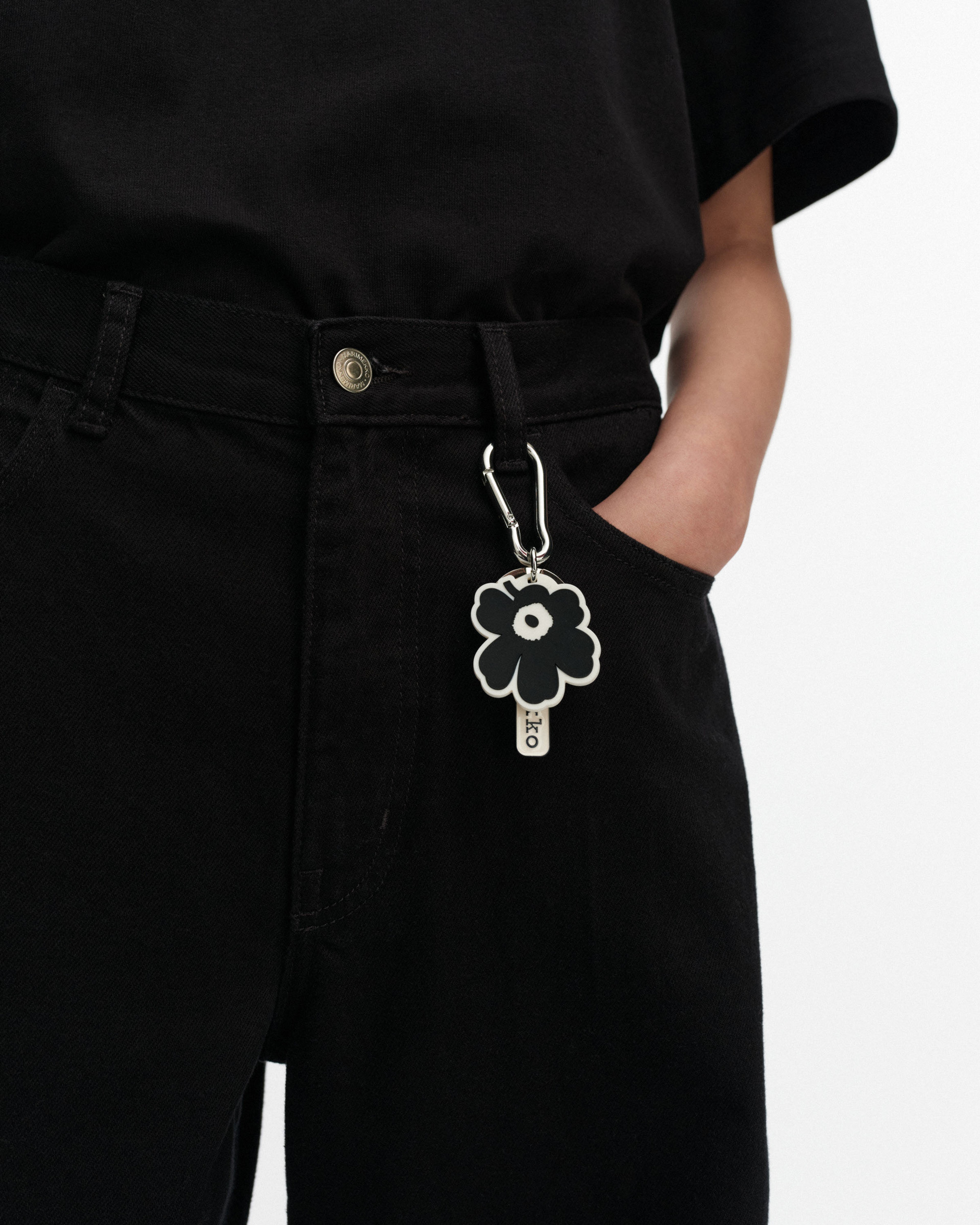 Aallokas Unikko, Kioski key chain, black, off-white,