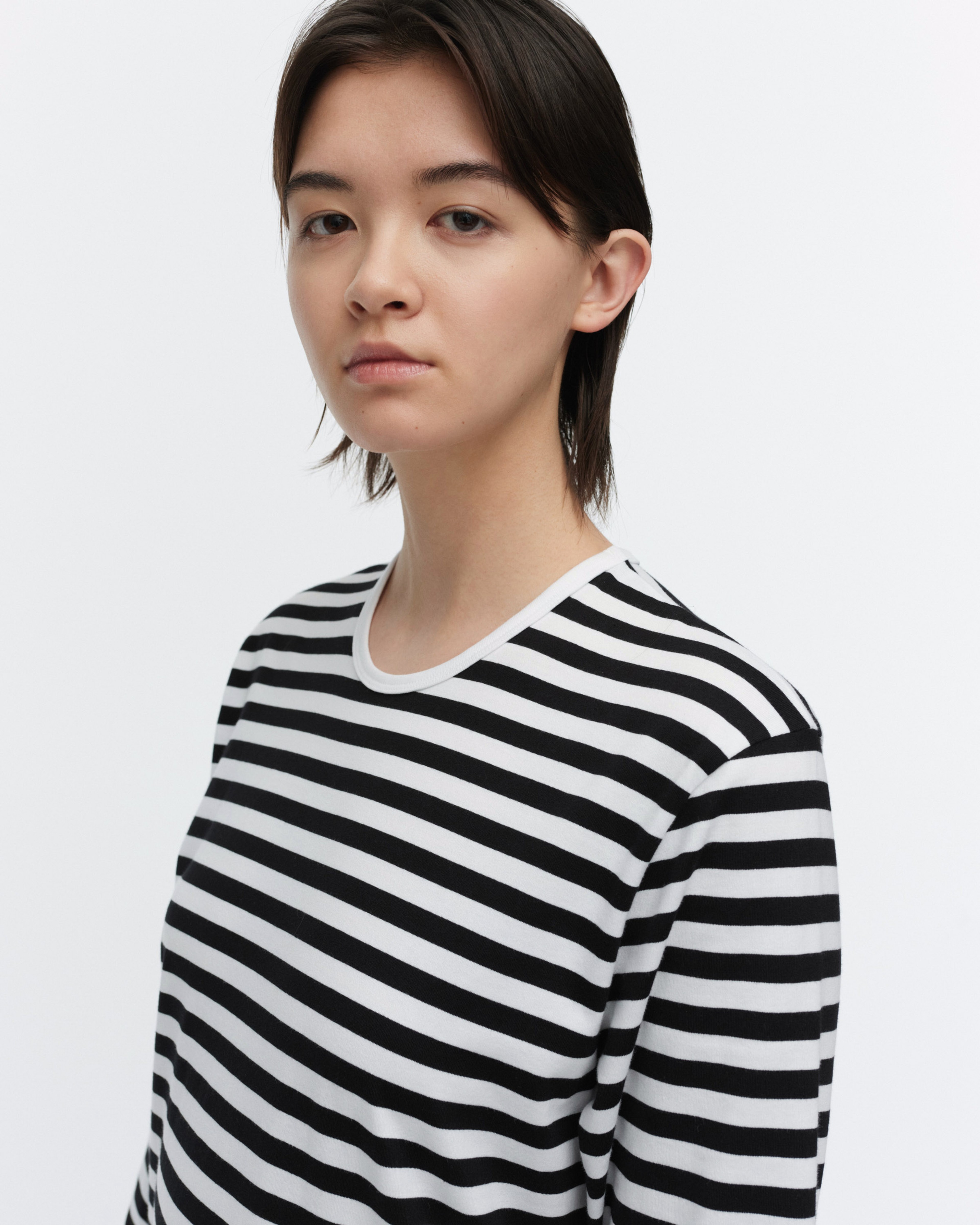 Katju Tasaraita, Nightgown, white, black,