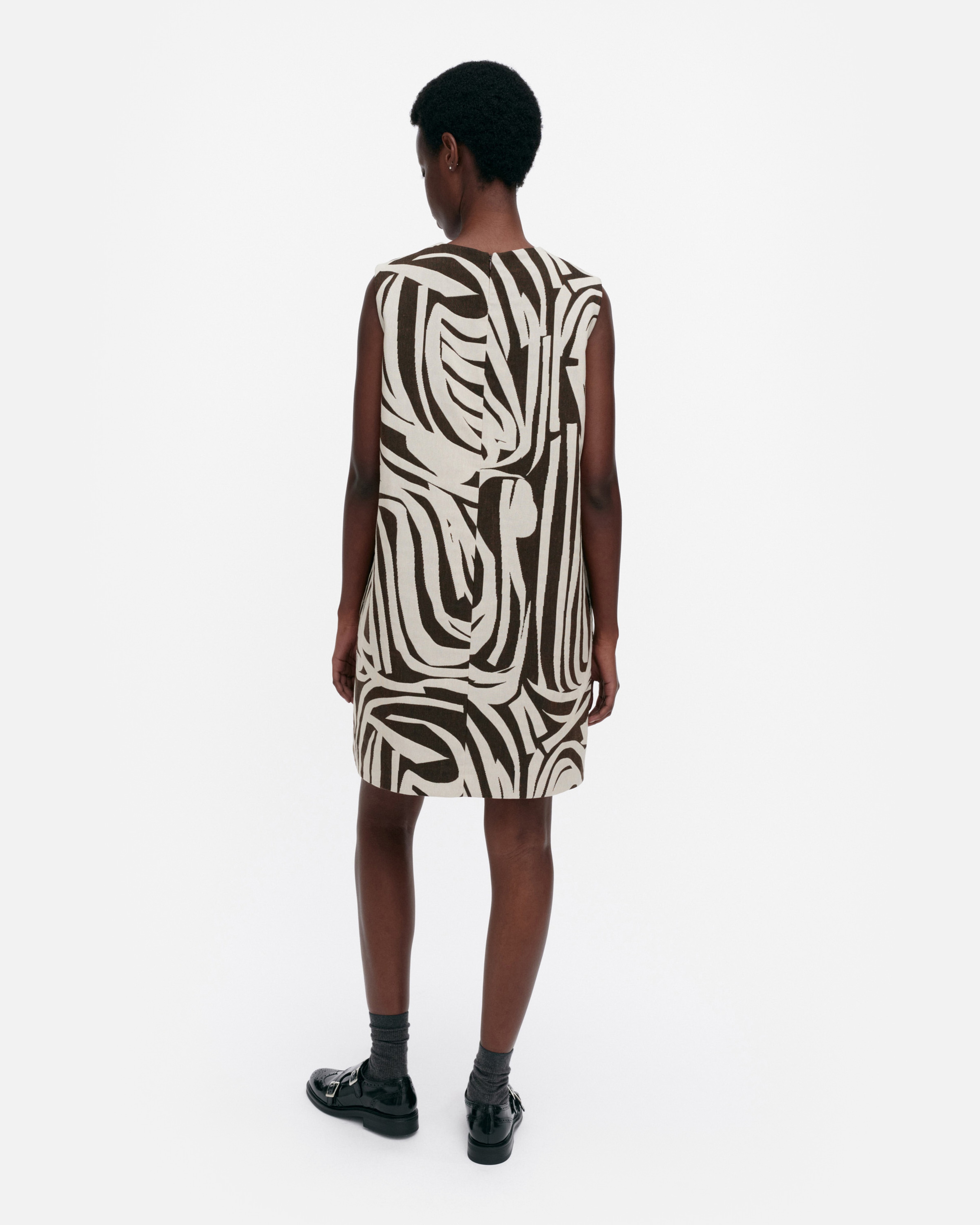 Hahmo Jokuraita, Dress, light beige, dark brown,