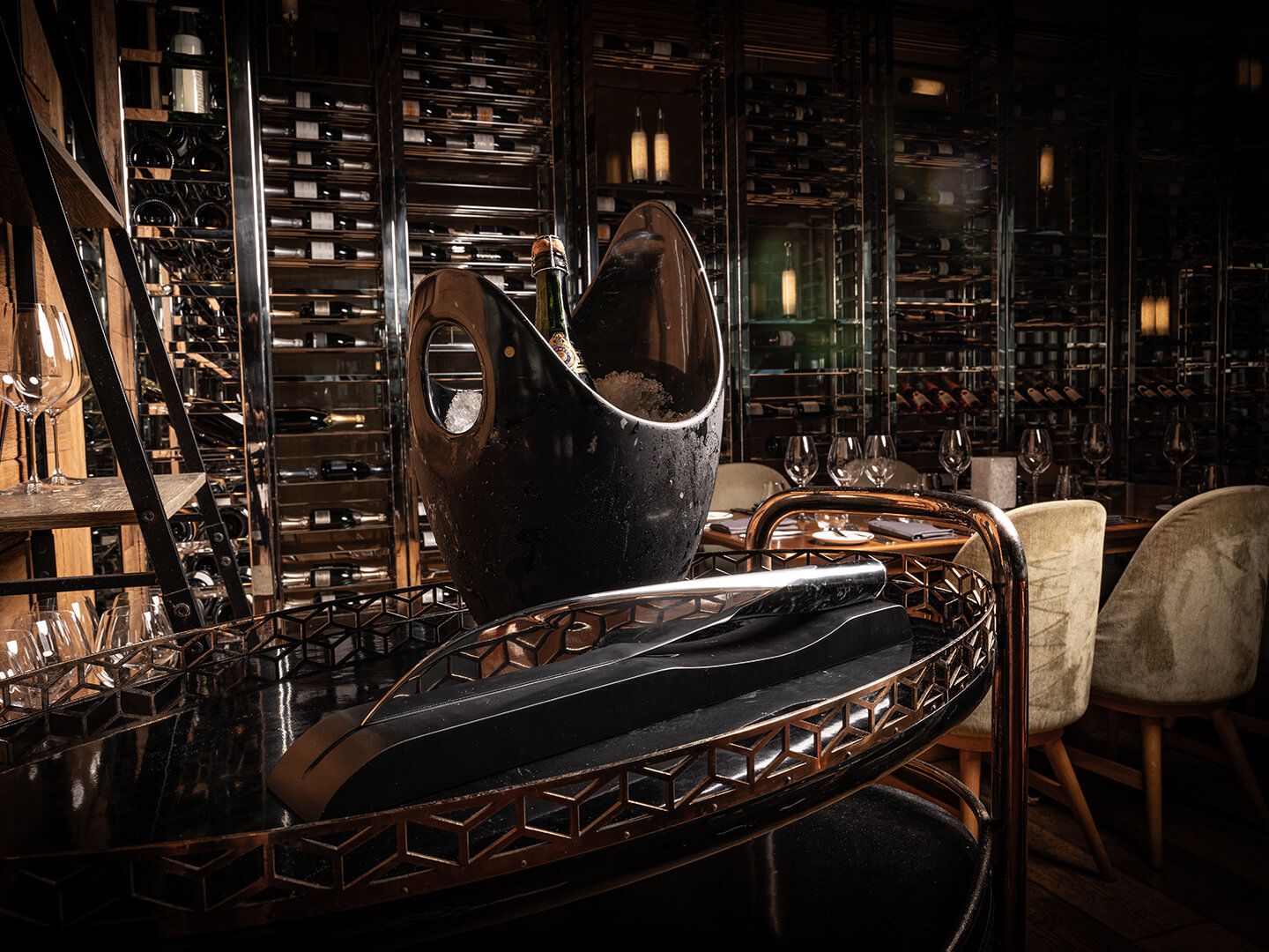 champagne sabre with chain