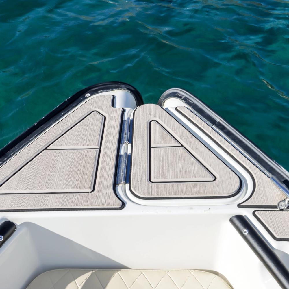 RedFin 49 bow deck, cleats and anchor locker hinge