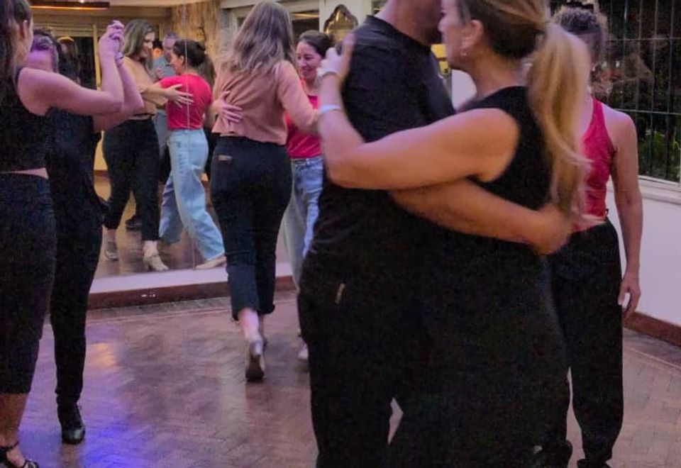 Clase de tango en grupo en Pa'Bailar