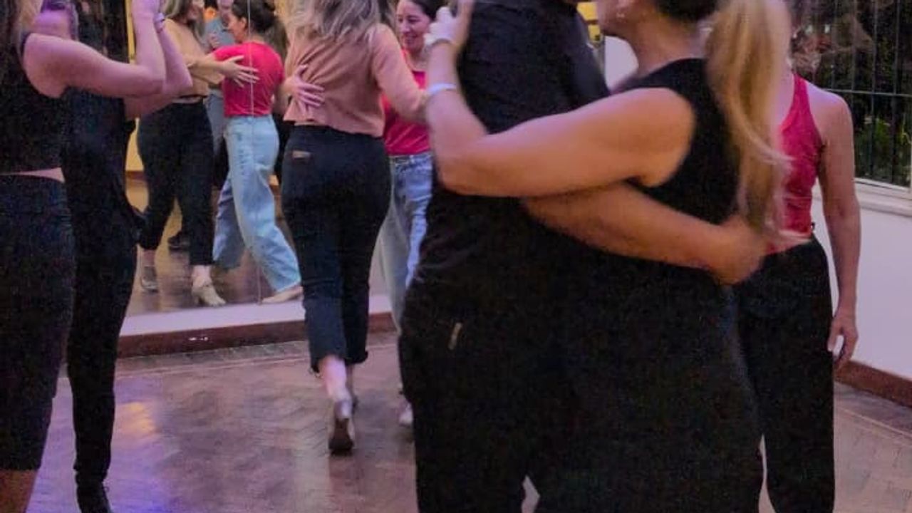 Clase de tango en grupo en Pa'Bailar