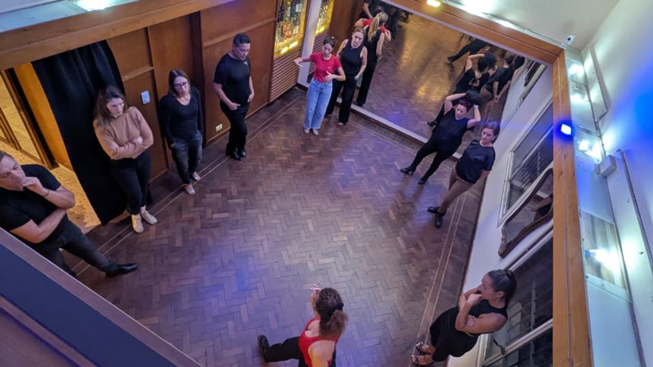 Clase de tango en grupo en Pa'Bailar