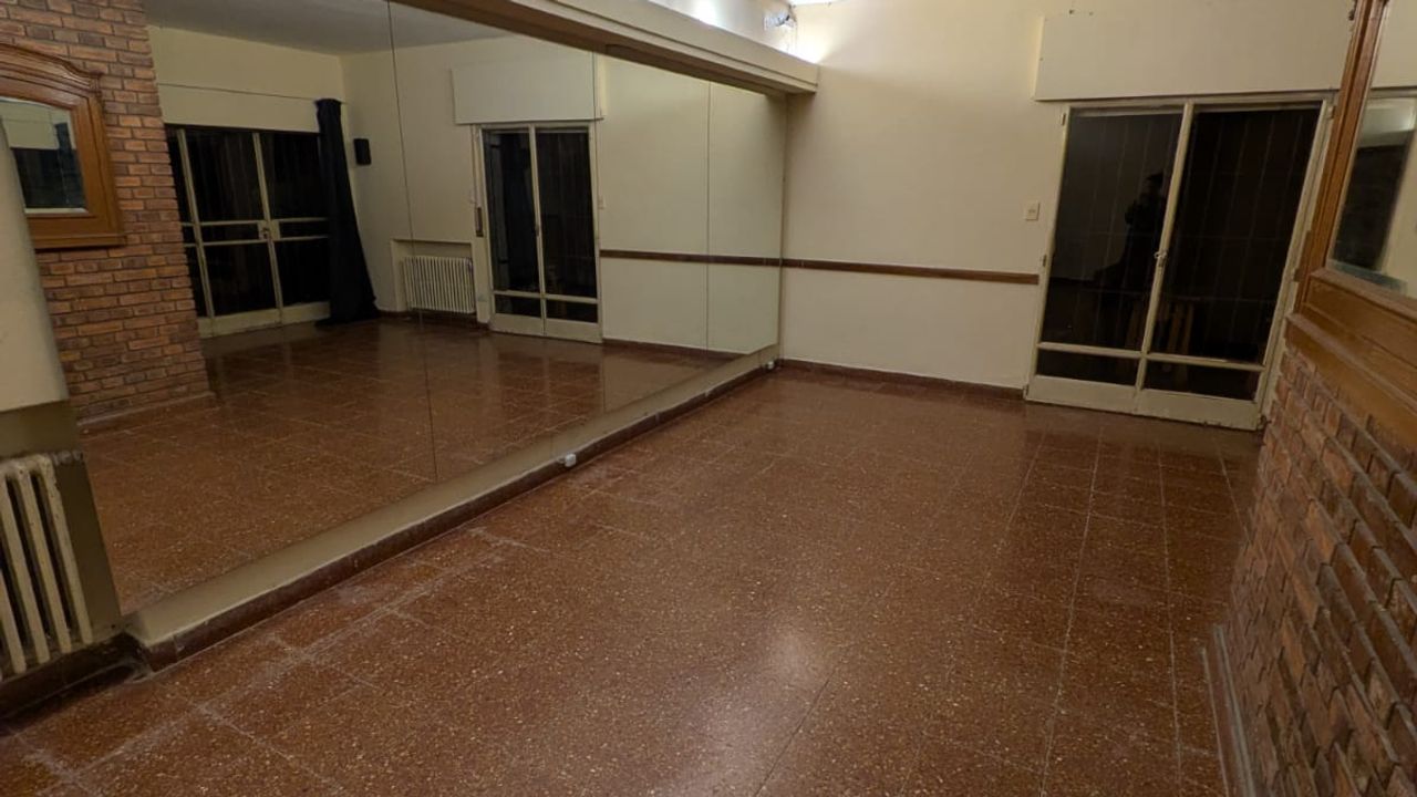 Salón con espejos