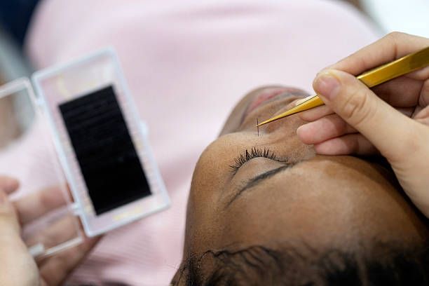 Lash tech