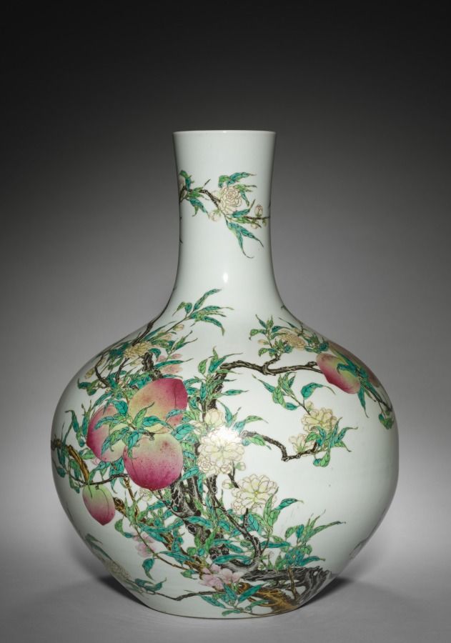 Vase en porcelaine, XVIIIe siècle