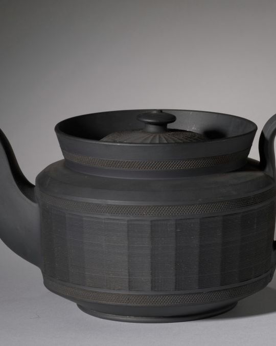 Théière en porcelaine, XIXe siècle