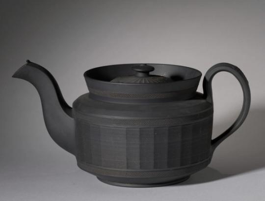 Théière en porcelaine, XIXe siècle