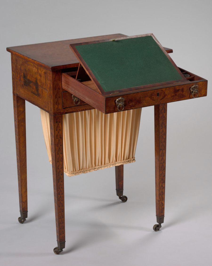 Table en laiton, Empire