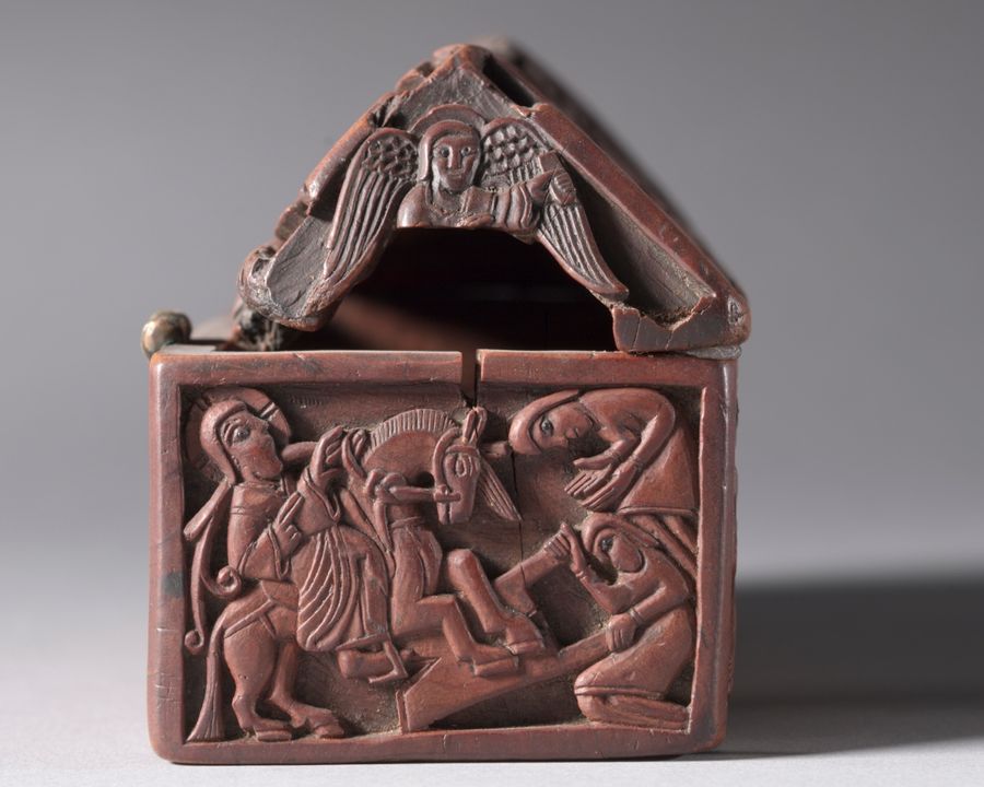 Coffret en cuivre et verre, Moyen Âge