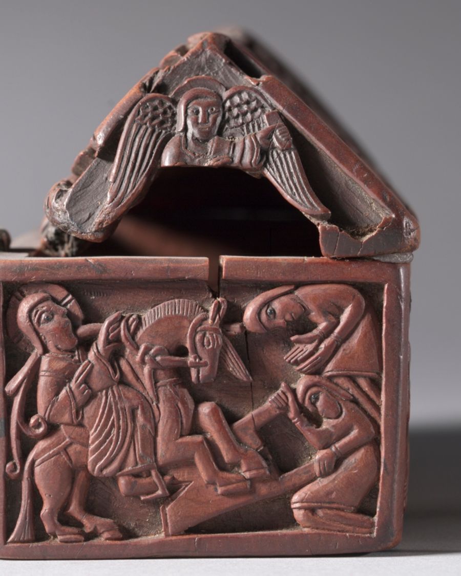 Coffret en cuivre et verre, Moyen Âge