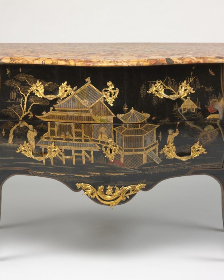 Commode en chêne et marbre, Louis XV