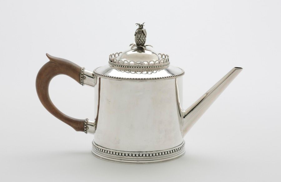 Théière en argent, Louis XVI