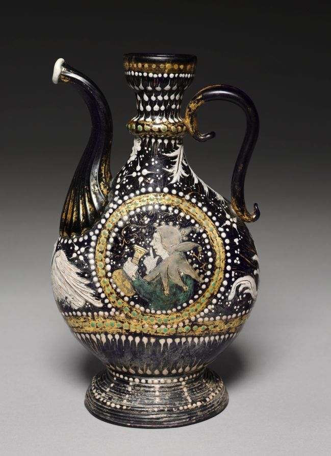 Aiguière en verre, Moyen Âge