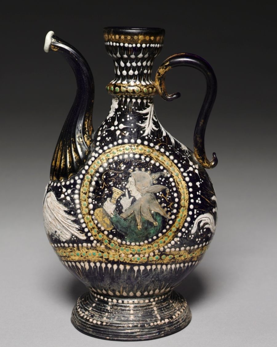 Aiguière en verre, Moyen Âge