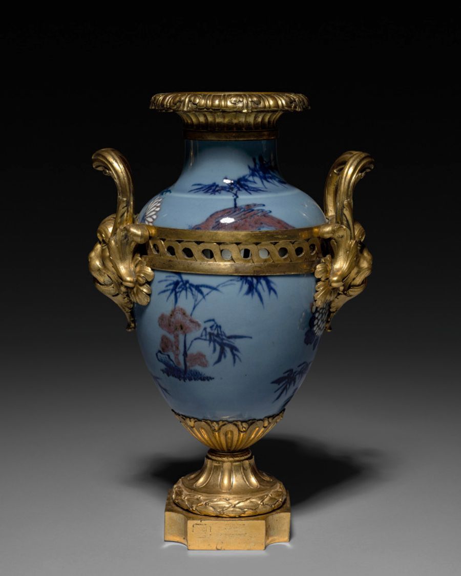 Commode en bronze et porcelaine, Louis XV