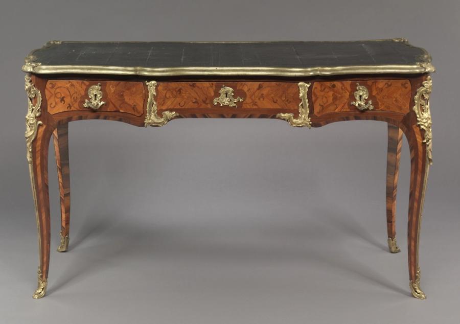 Bureau en placage et bronze, Louis XV