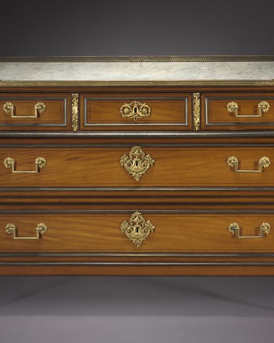 Commode en chêne et acajou, Louis XVI