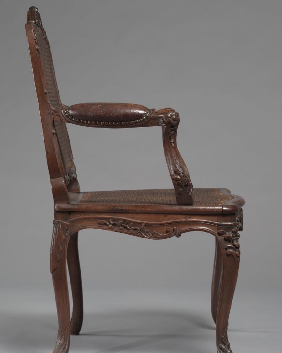 Fauteuil en cannage, Louis XV