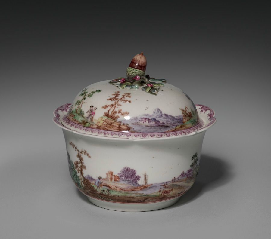 Coupe en porcelaine, Louis XV